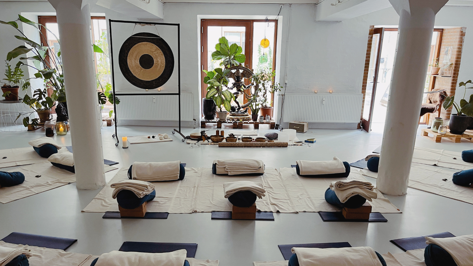 RESTORATIVE SOUNDBATH - Pause &amp; Re-Align