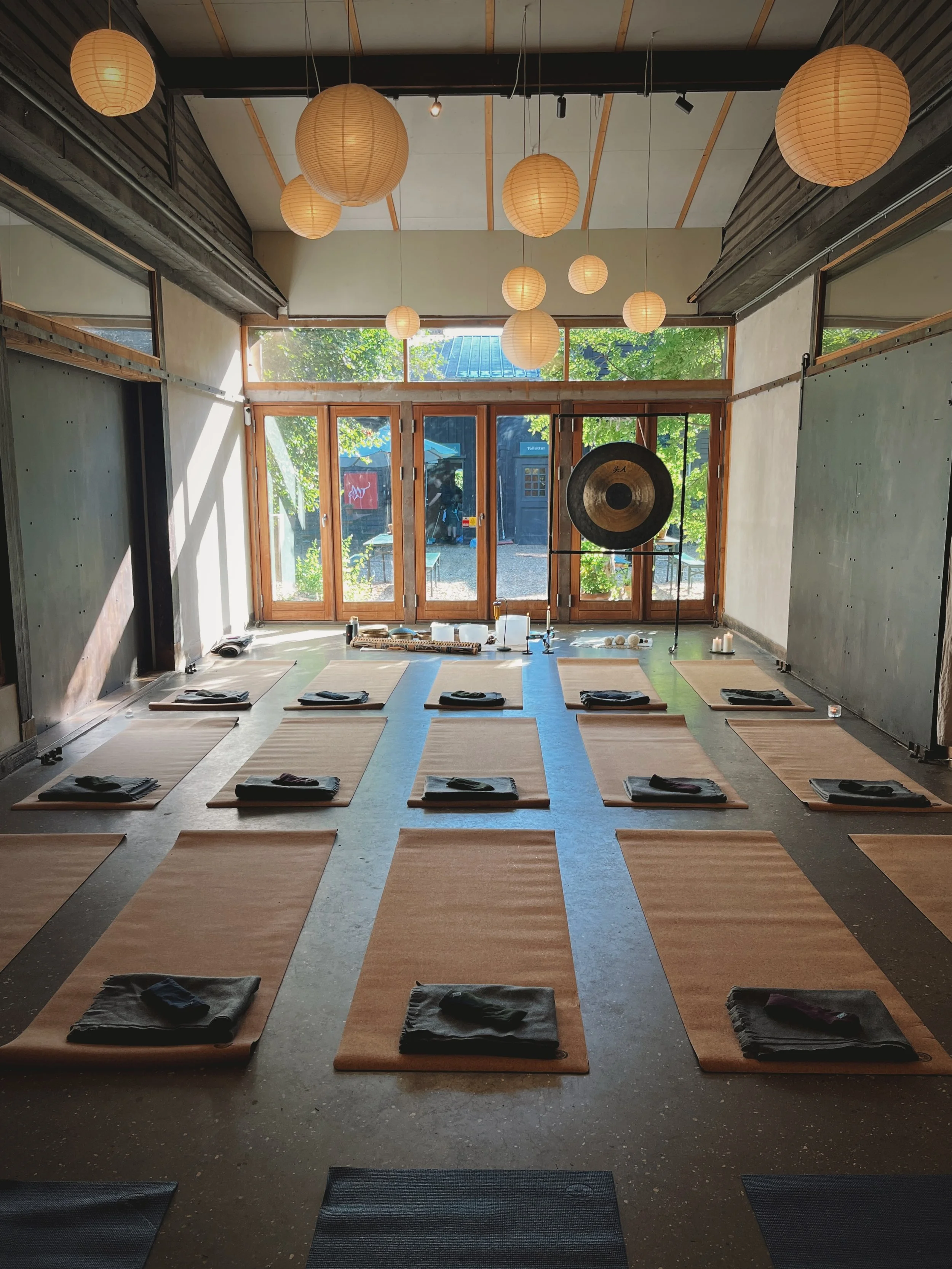 offsite meeting soundbath relaxation