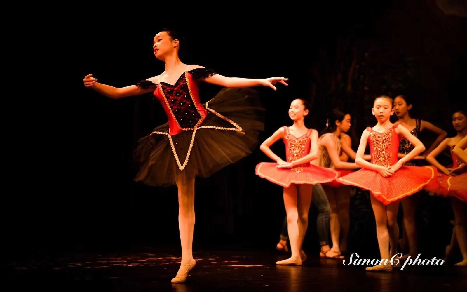 ballet-performing-001.jpg