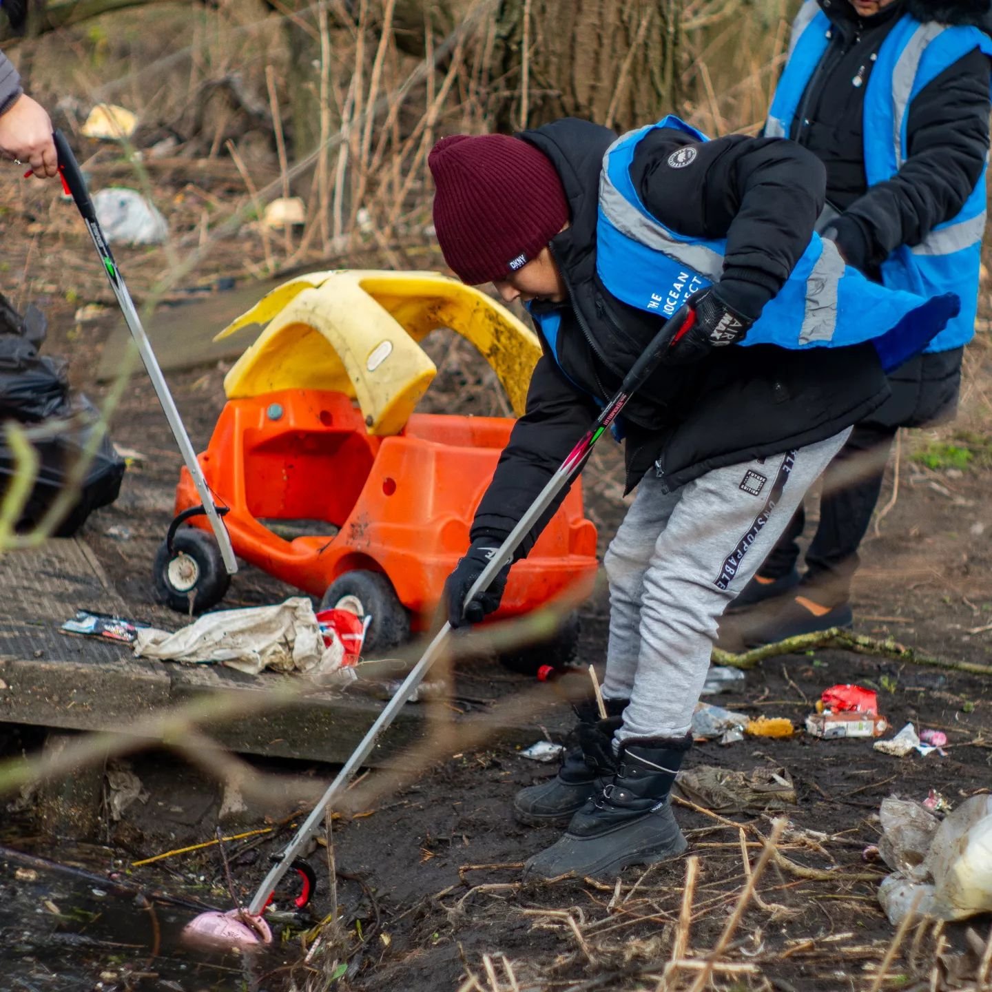 Continuing to clean up the mess along the river Soar and prevent even more plastic pollution decimating our precious waterways.

@uoceanleicester taking the lead in community conservation 👈👈👈👈