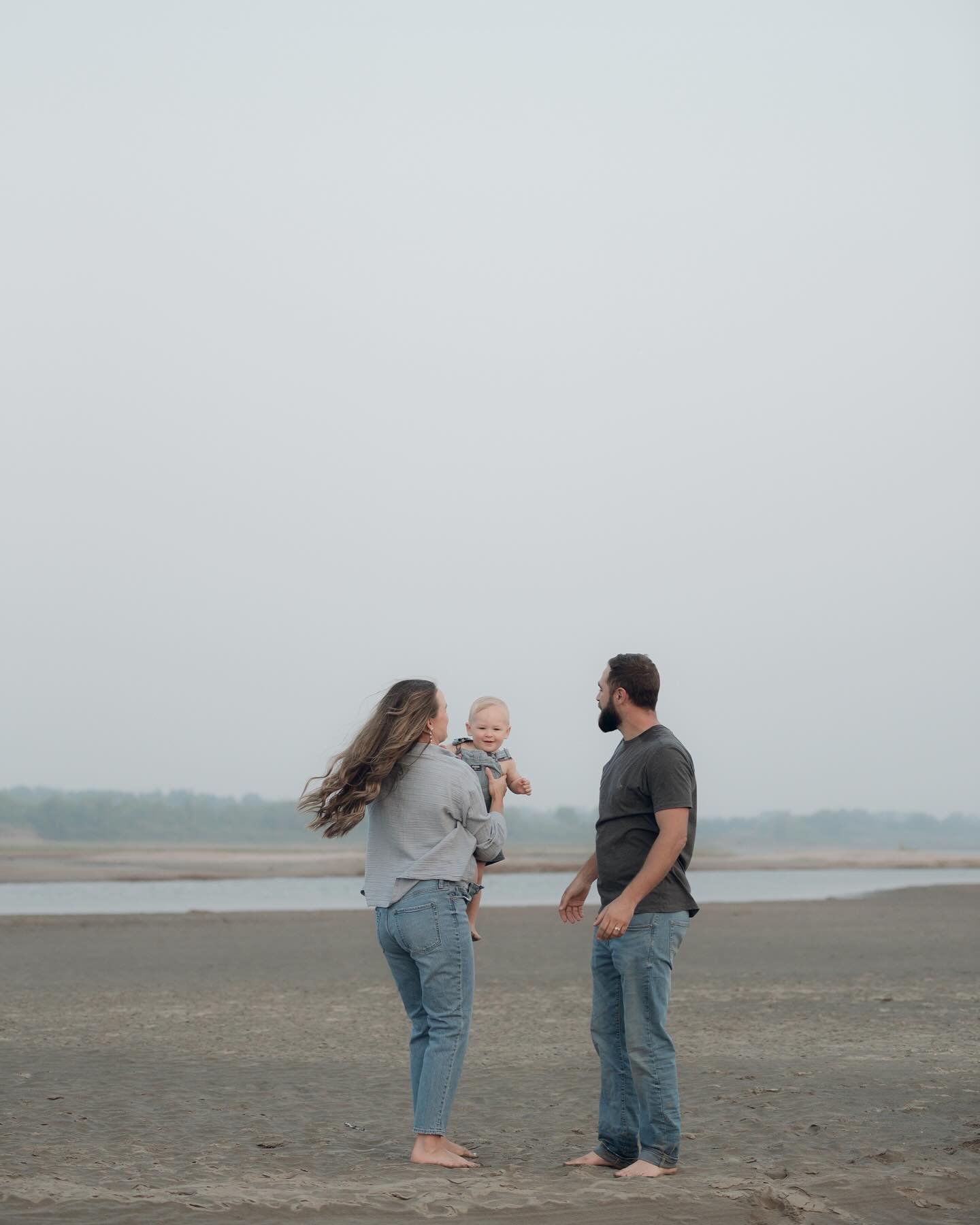 Sandy toes, splashing water, golden light and a whole lot of love!!!

I&rsquo;m not saying you should push bedtime for golden hour&hellip; but what if you did? Because in return, you get this: candid joy, and the kind of magic that only happens when 