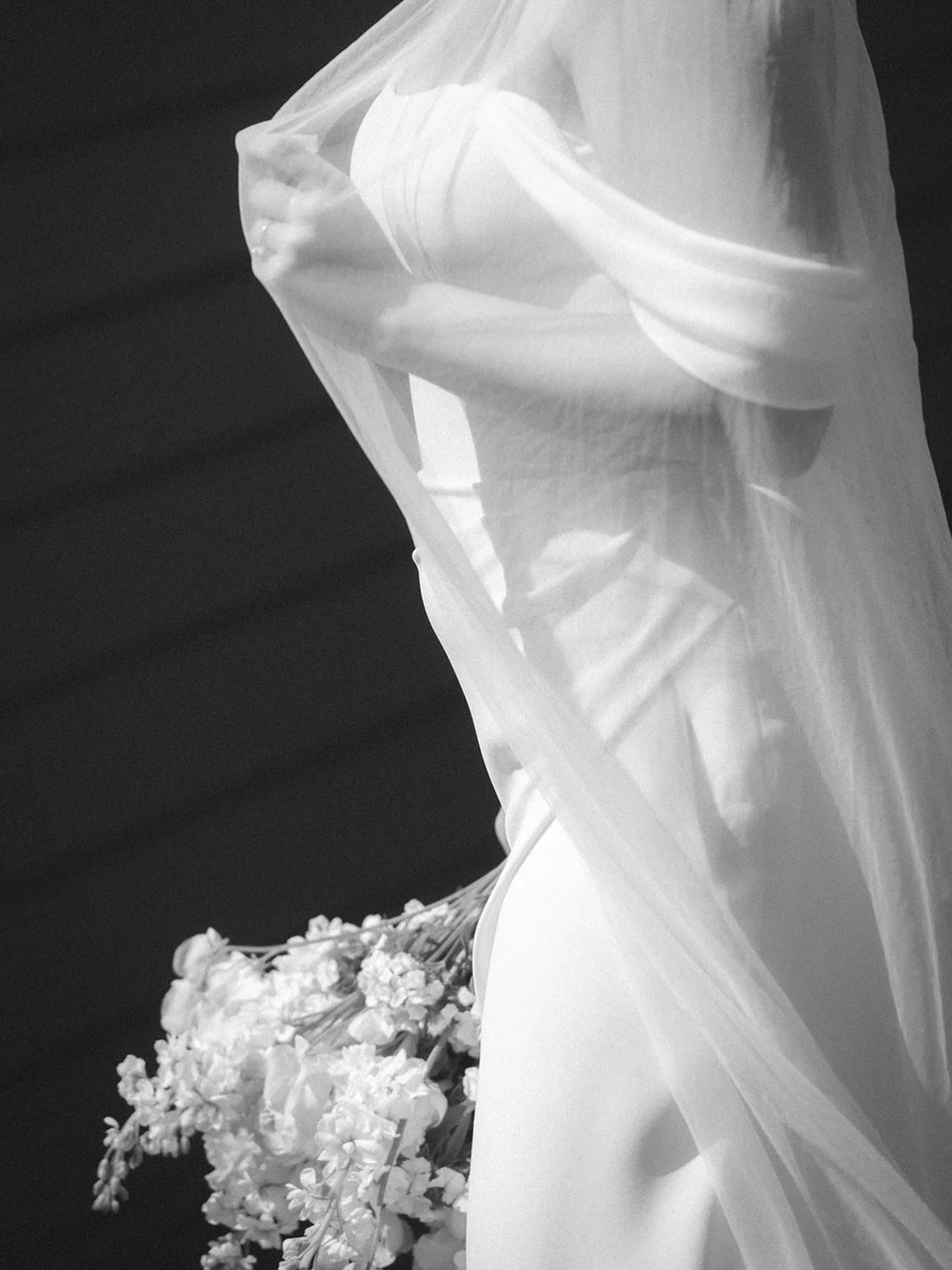 A few things I&rsquo;ve been loving on wedding days lately:

Direct sun.
Hugs from grandparents.
Champagne in the kitchen.
Windy veils.
Slow mornings. 
Cocktail hour spent with your people. 
Family style dinners.
Shoes kicked off on the dance floor.
