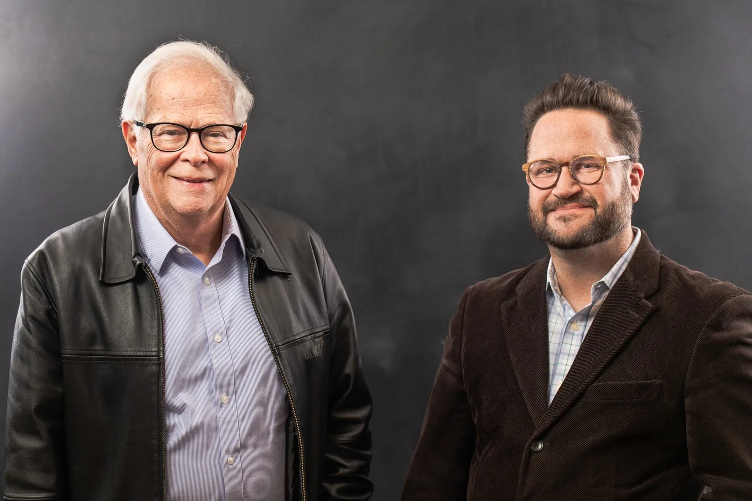 4 Reasons Why A Professional Headshot is better than a selfie!