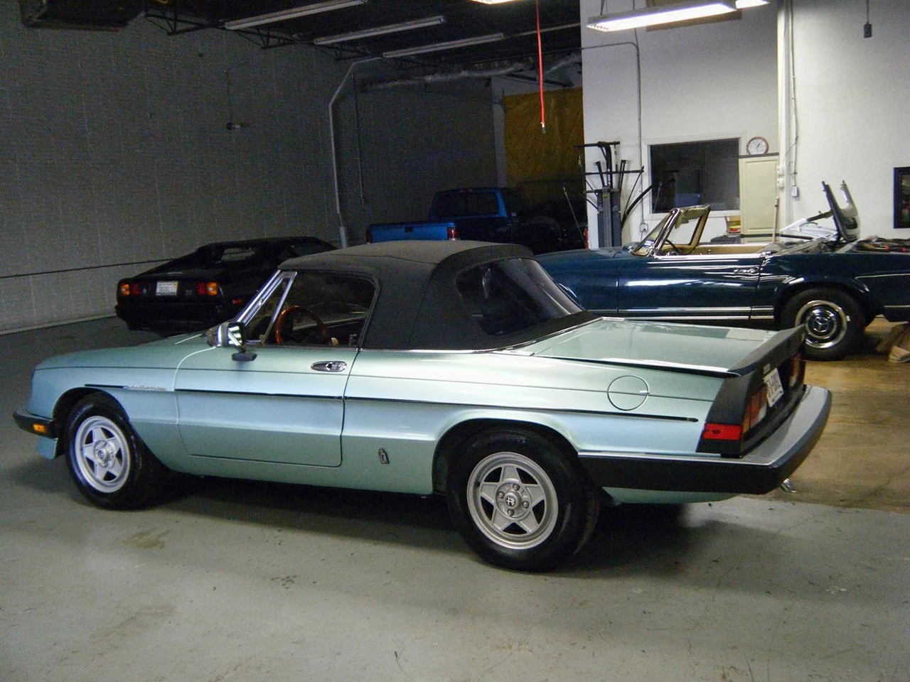 83alfaromeospider-6-big.jpg.jpeg