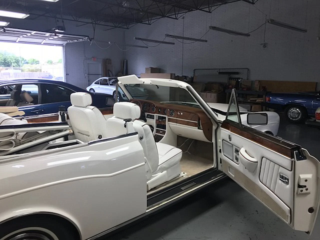 89-rolls-royce-corniche-ii-001-big.jpg.jpeg
