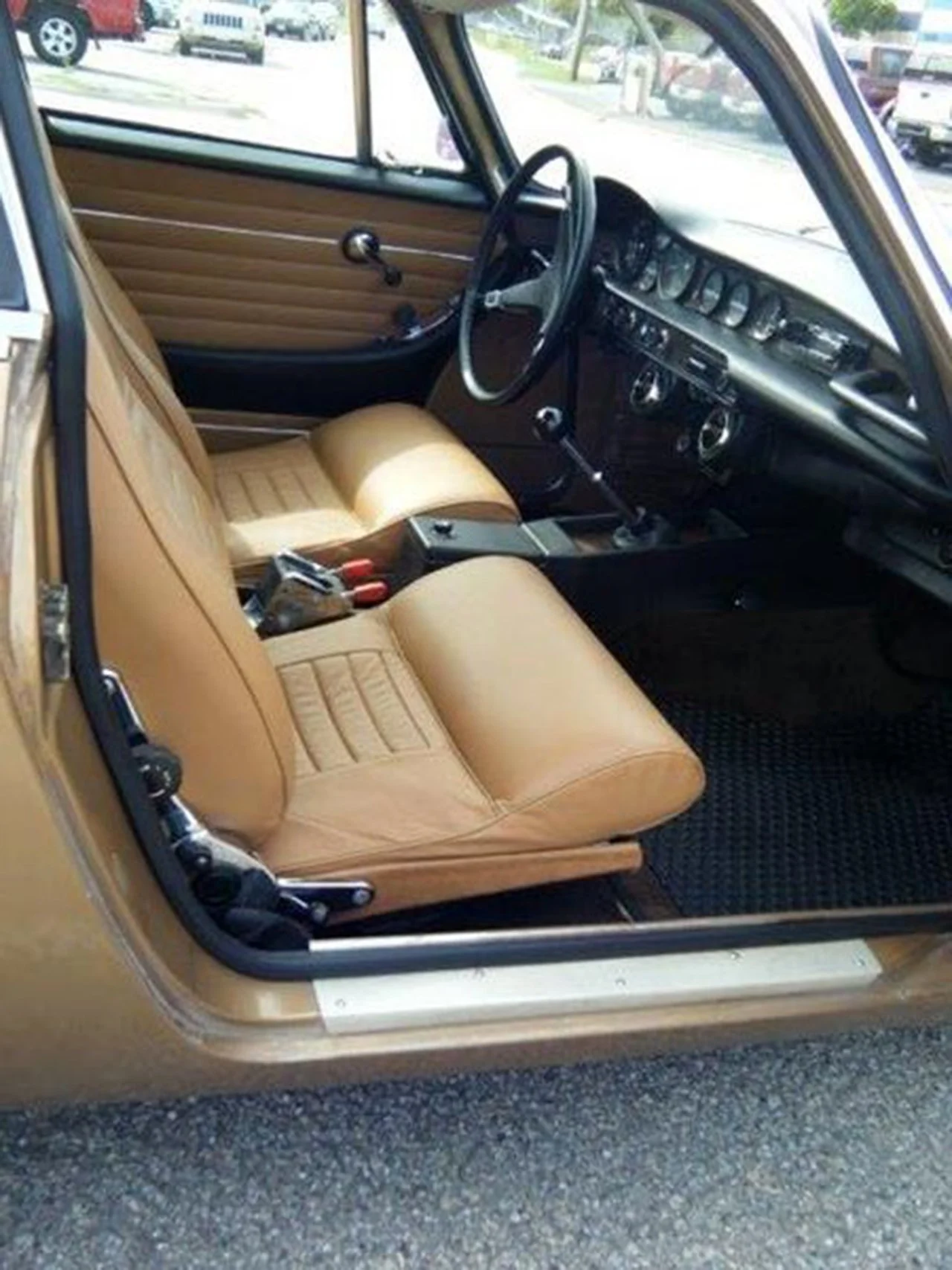 volvo1800e-16big.jpg.jpeg