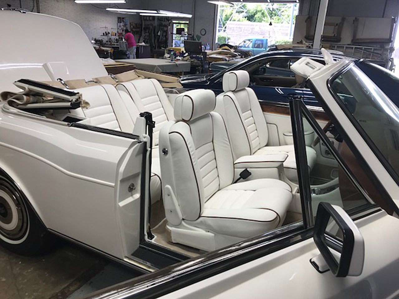 89-rolls-royce-corniche-ii-004-big.jpg.jpeg