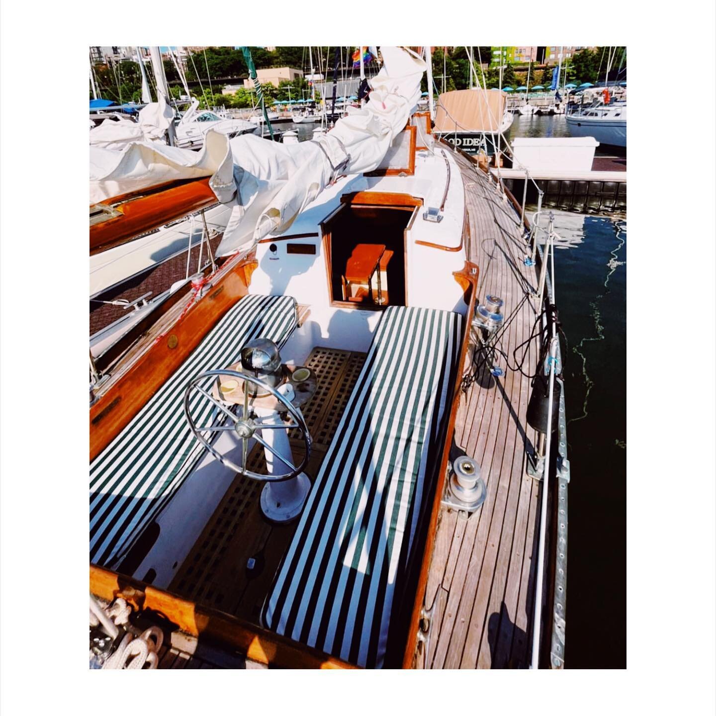 S/Y Finch looking pretty and excited to sail! Private sunset &amp; afternoon cruises available each day of the week for you and your friends. So next time you end up in NYC for the weekend or back at home during the week, round up a couple friends an