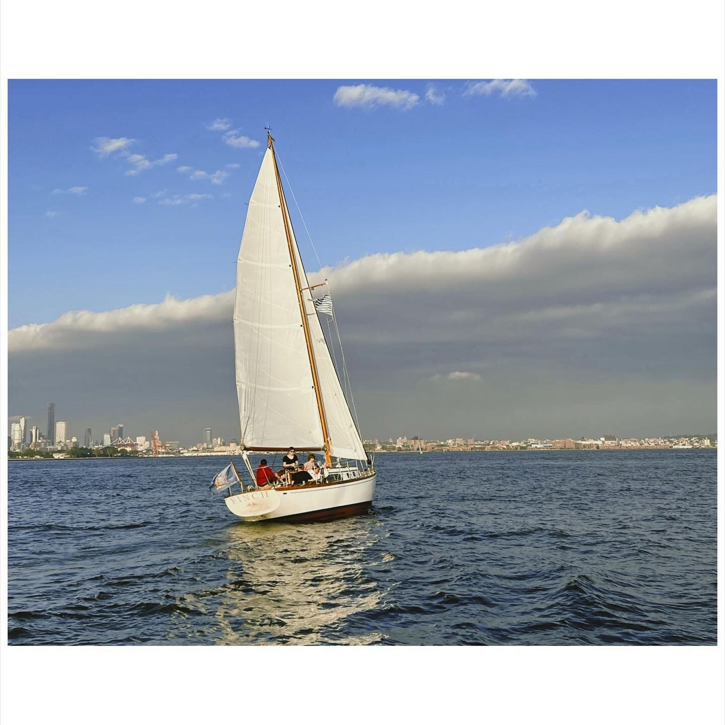 Isn&rsquo;t she pretty?? The other day w/ members @jordanferney &amp; @paulferney &amp; fam cruising the harbor!