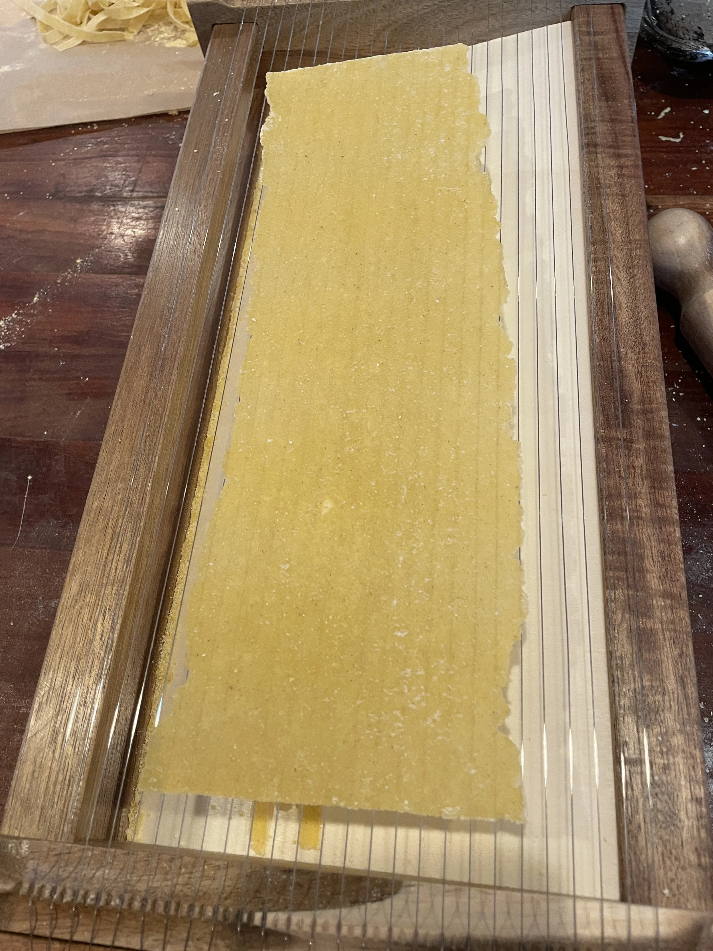 chitarra cutting pasta 1.JPG
