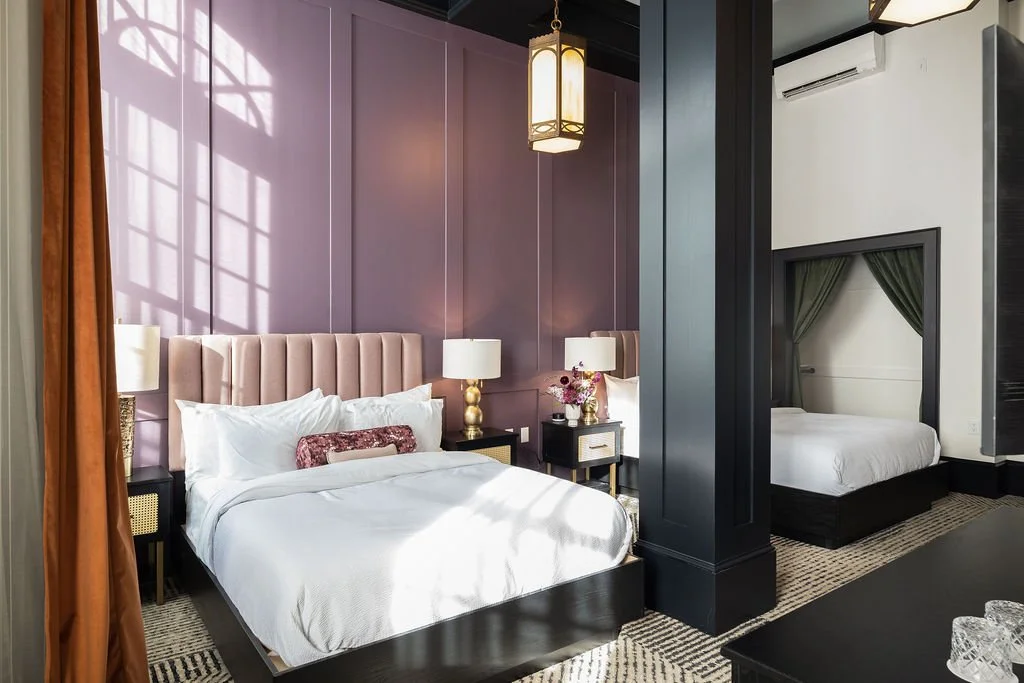 hotel-thaxter-room-1-double-queen-bed.jpg