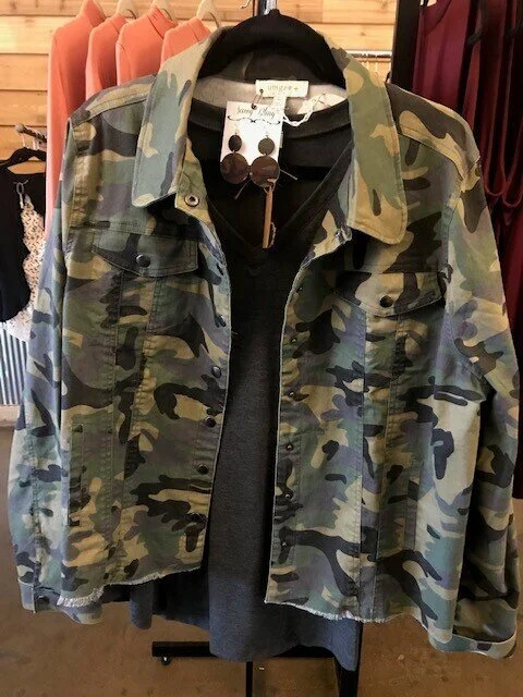 umgee camo jacket
