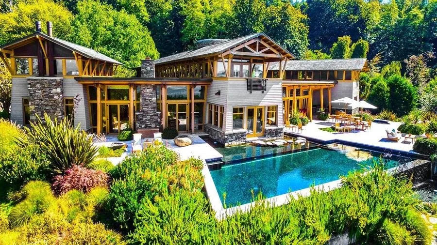 Hidden Valley Estate 1.jpg