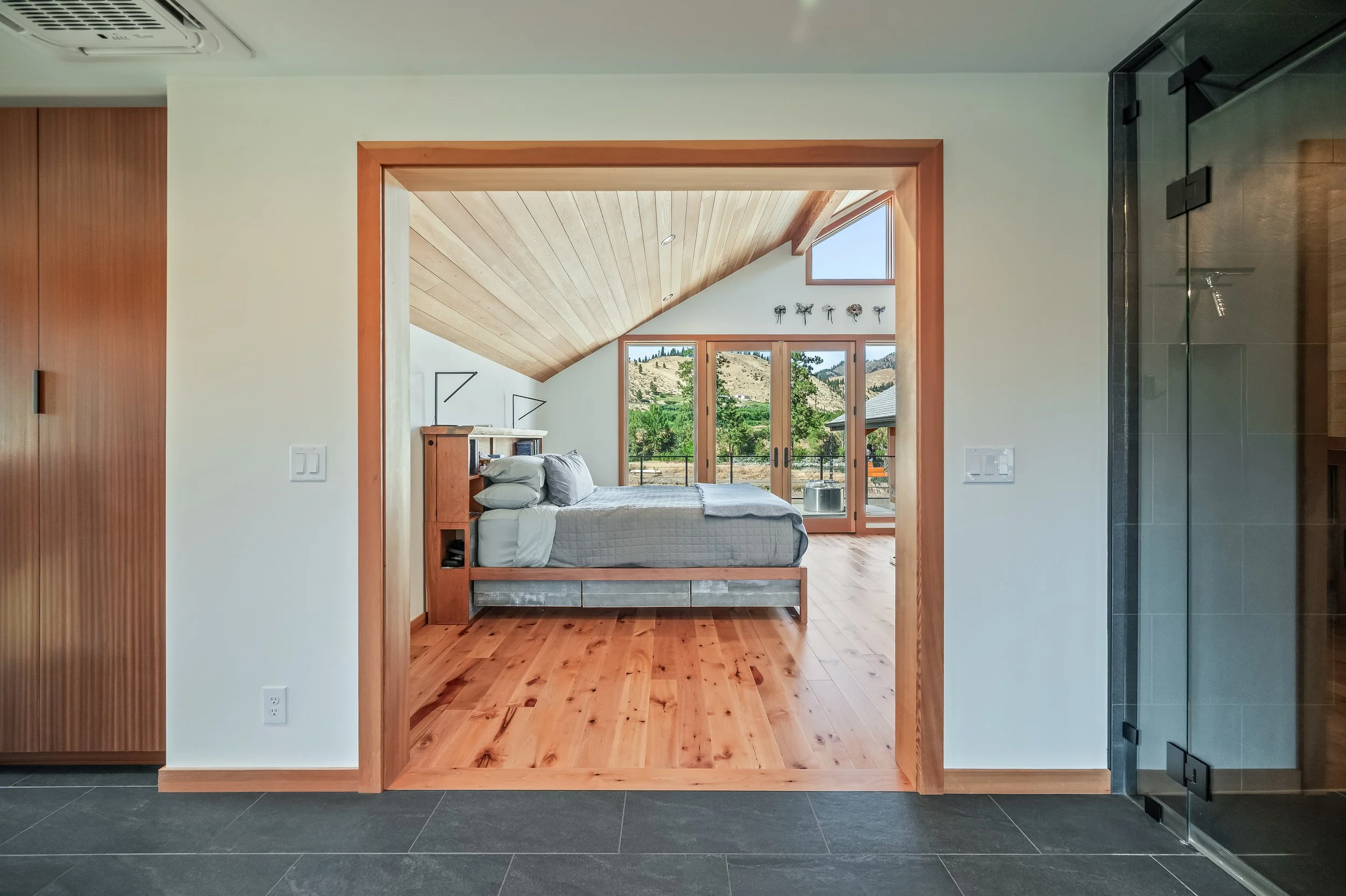 Strode_Contstruction_7690_Stine_Hill_Rd_Interiors_Cashmere_Claridge_Media-36.jpg