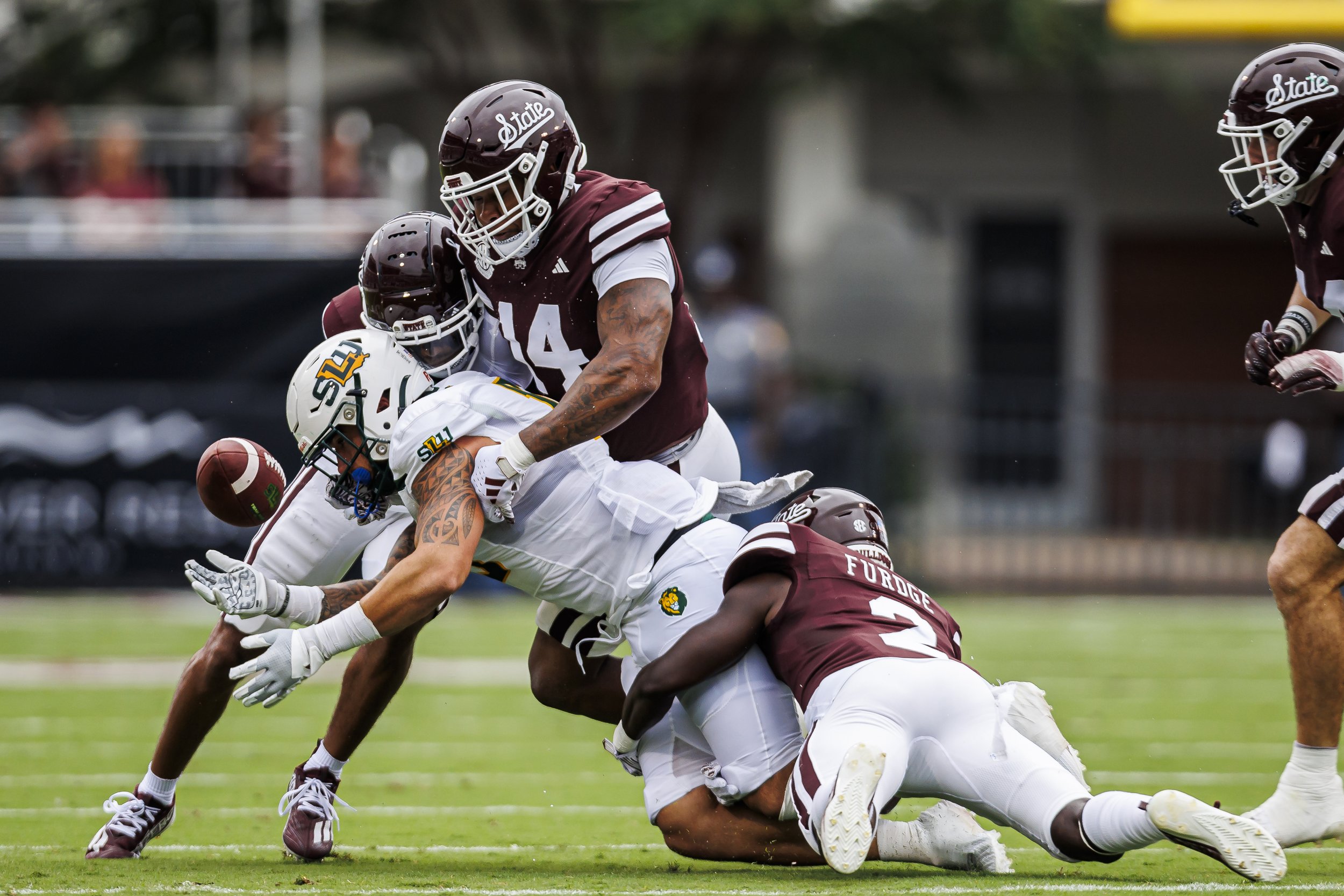 20230902_FB_vs_SoutheasternLouisiana_Watson14_Banks1_Furdge2_JP_0201.jpg