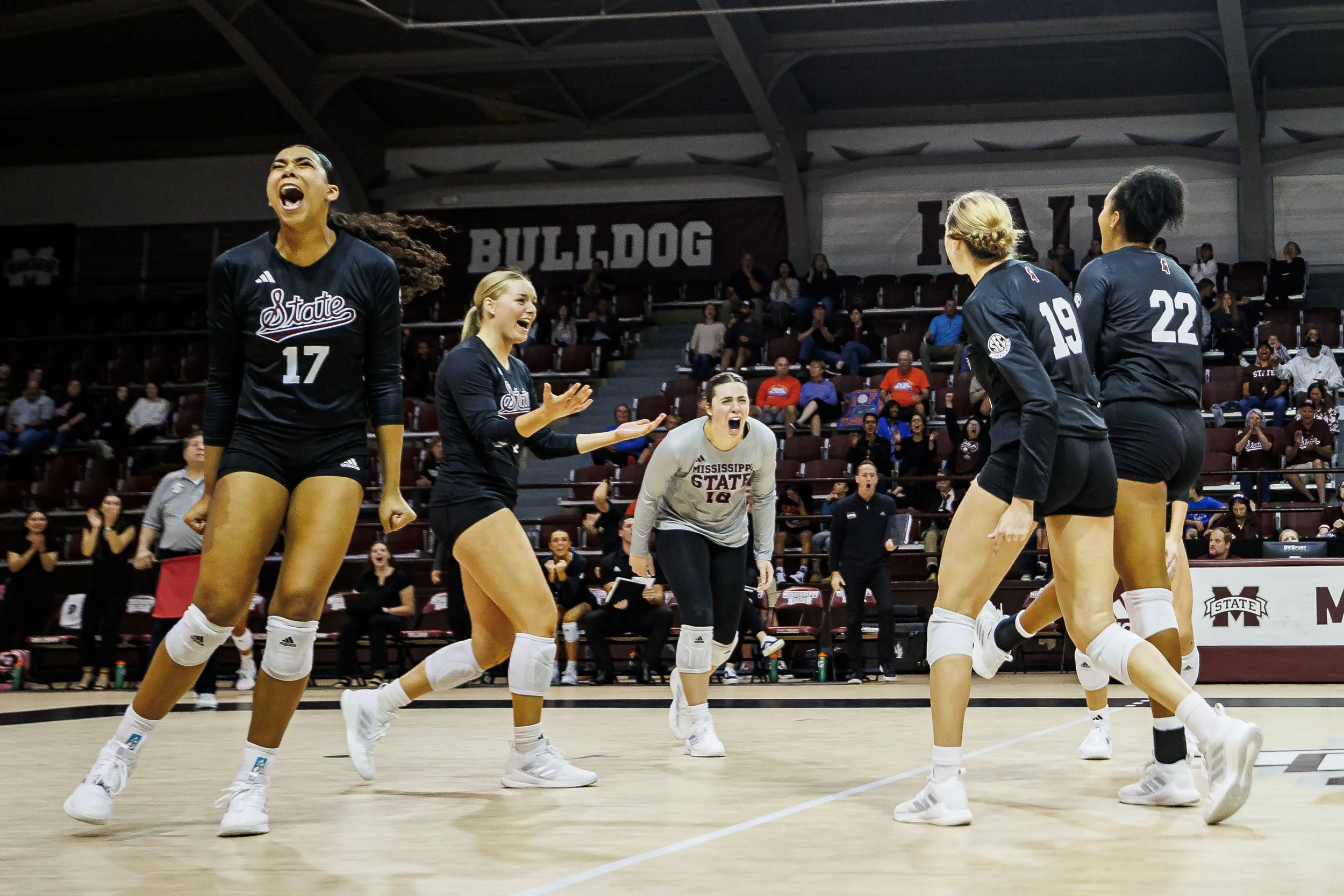 20231013_VB_vs_Florida_Team_JP_0219.jpg