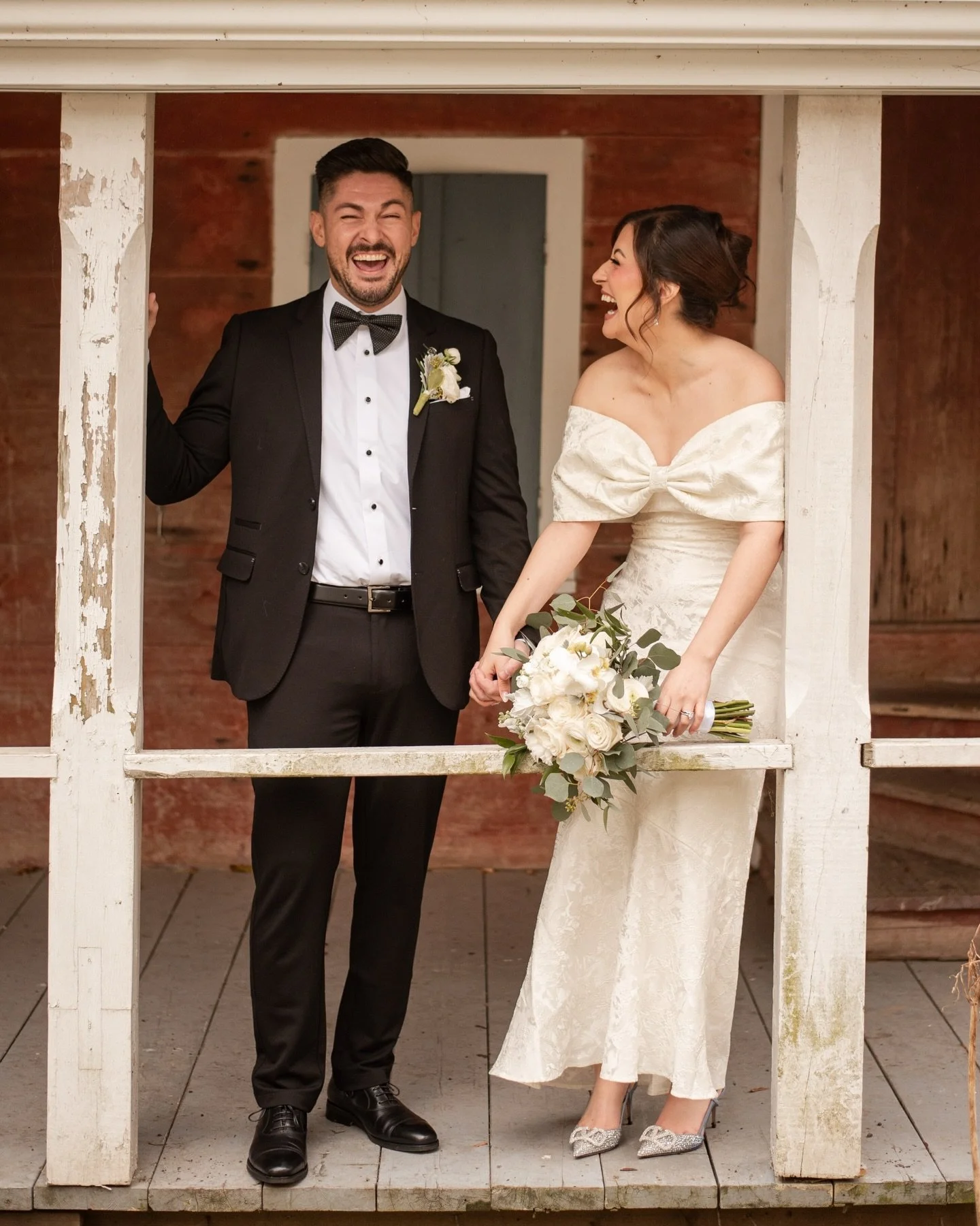 E+J had the sweetest elopement at city hall with their closest people 💕 Getting married doesn&rsquo;t need to cost a fortune, all that matters is that you do it YOUR way. What a way to end my wedding season!