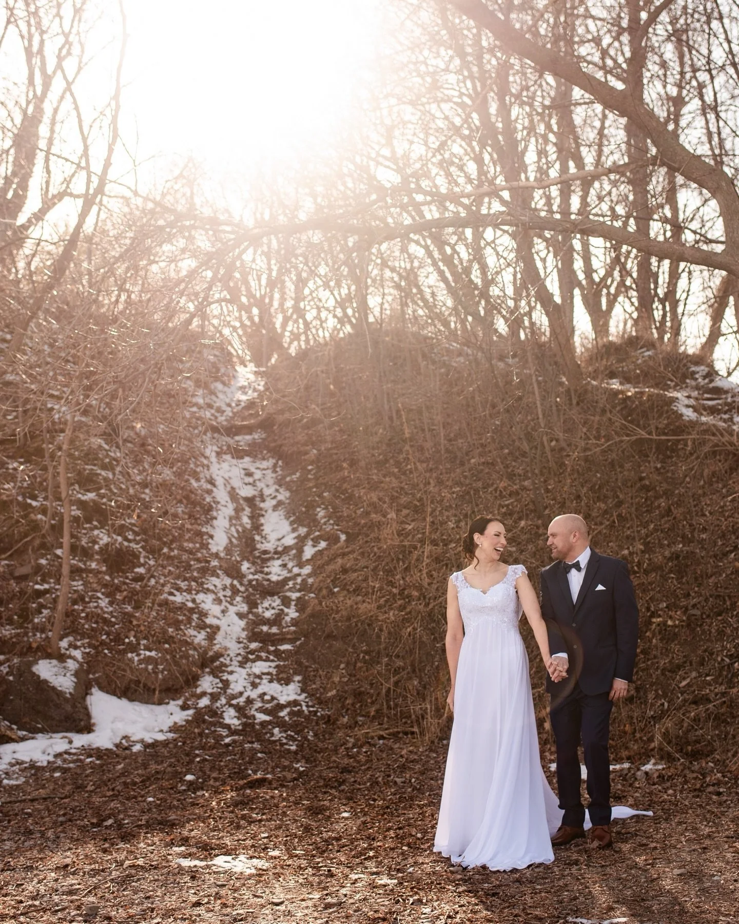 W+M 🖤 An intimate winter wedding in Oakville with the perfect sunset ☀️ Who could ask for more? Thanks for having me you two!