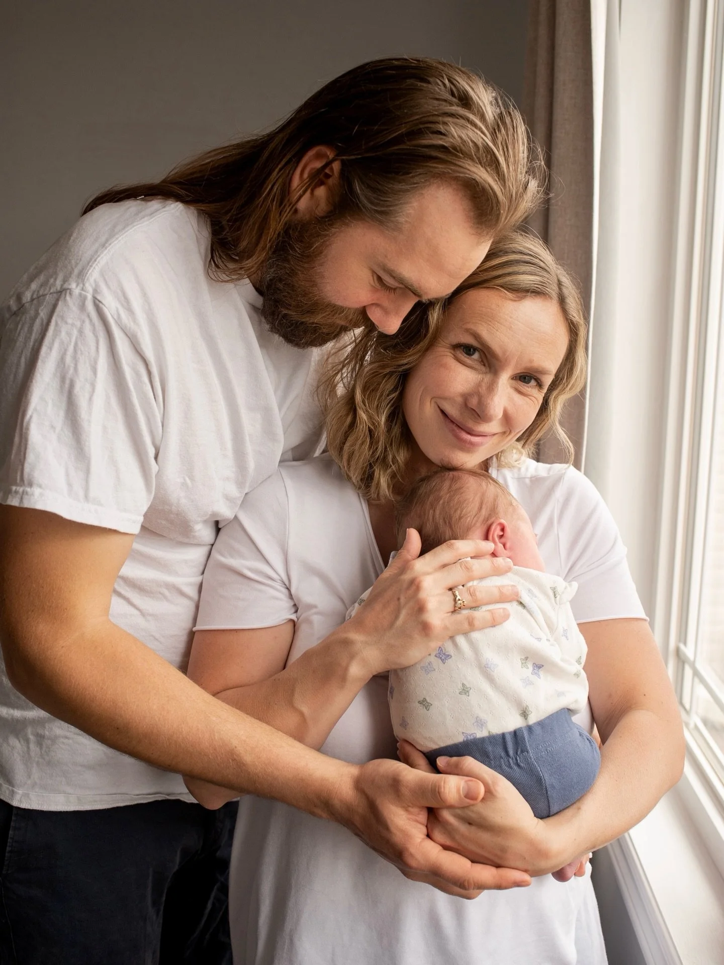 My friends welcomed their second babe to the world! 💕 Always an honour capturing this sweet sweet fam ✨