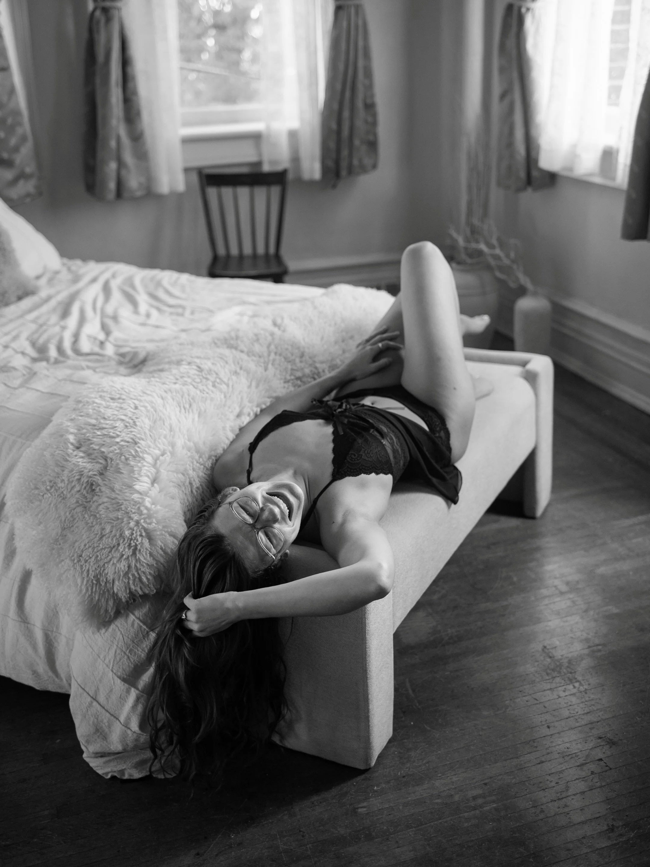 Boudoir was the first form of photography I fell in love with, and it&rsquo;s never left my heart 🖤 Helping people see how absolutely gorgeous they are in their own skin - all shapes and sizes, all genders and abilities, all colours and ages. I usua