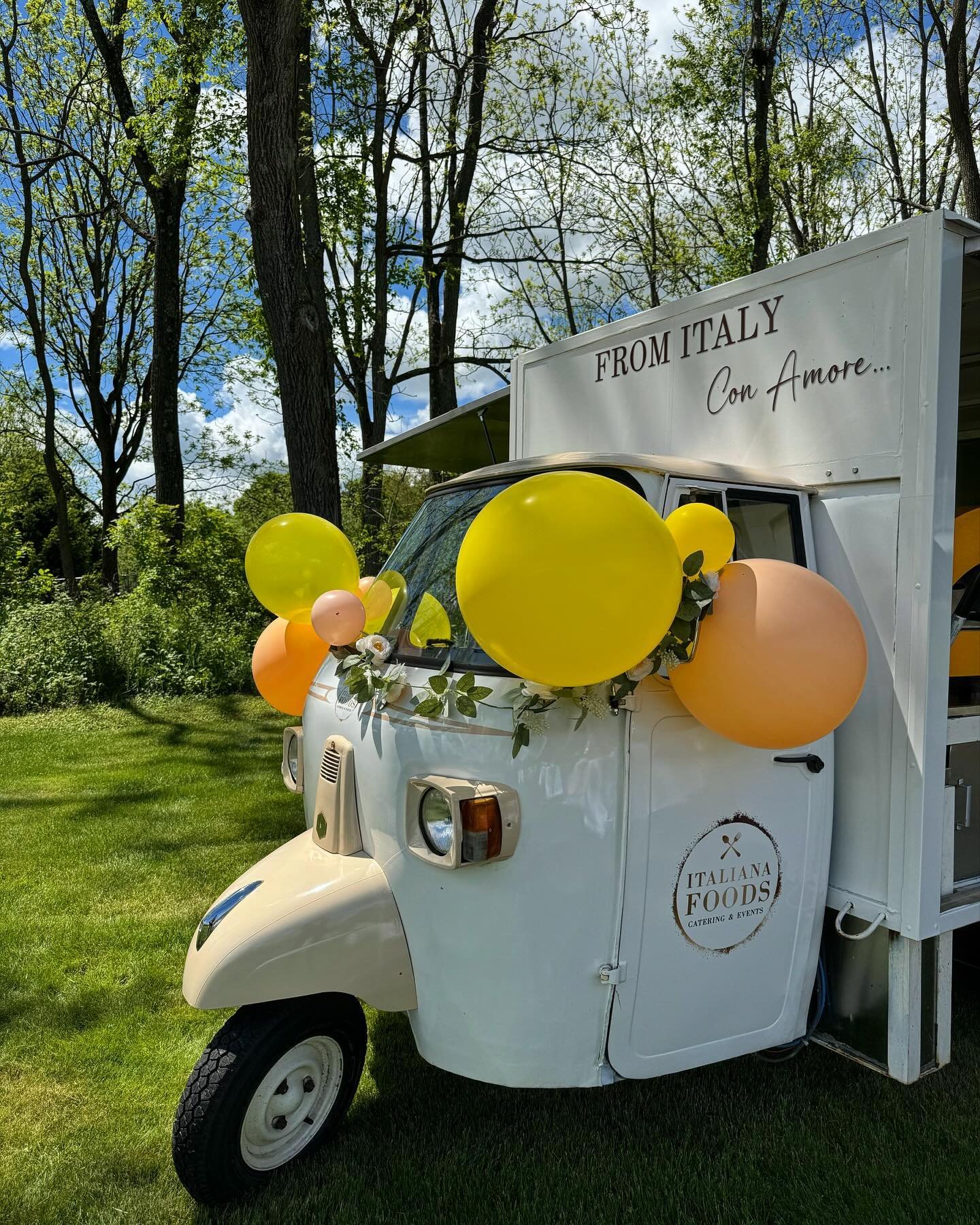 Celebrate your next event with our Vintage Food Truck!🇮🇹 #italianfoodtruck #italianafoods #cateringservice #m&omicron;usse