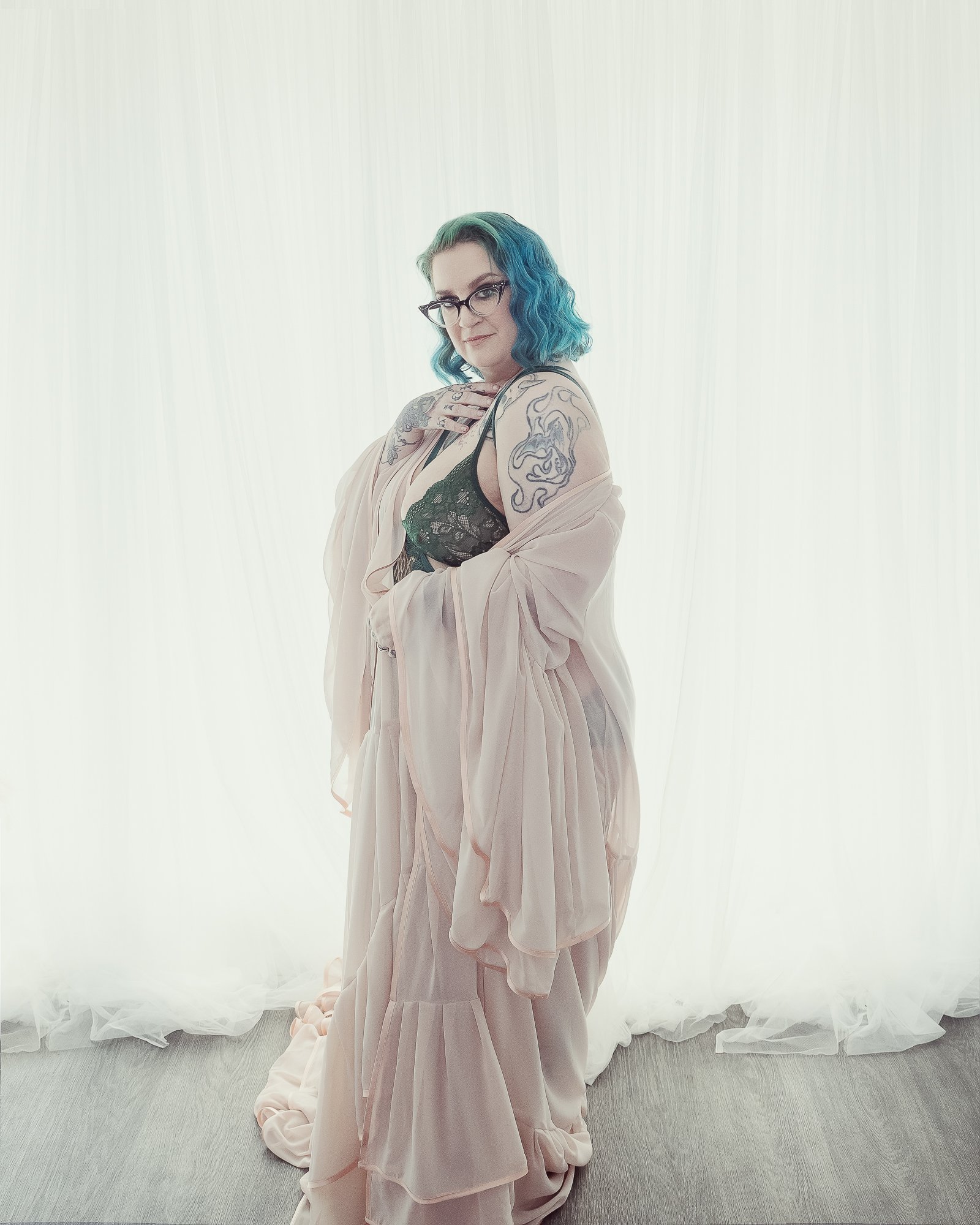 2022 07 13 selfies peignoir HIGH RES-3WEB RES.jpg