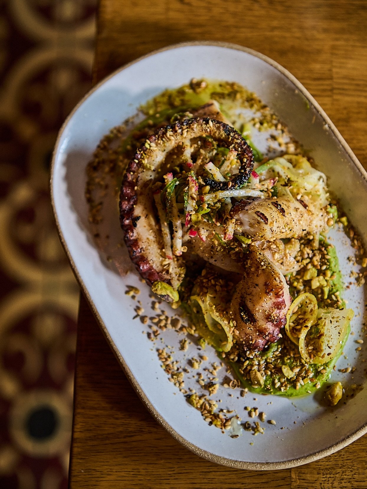 GRILLED OCTOPUS green chickpea / pistachio / herby salad

📷 @sarahflotard 

#pnwseafood #greenchickpeas #pescatarian #stoneburnerseattle #pnw #pnwfood