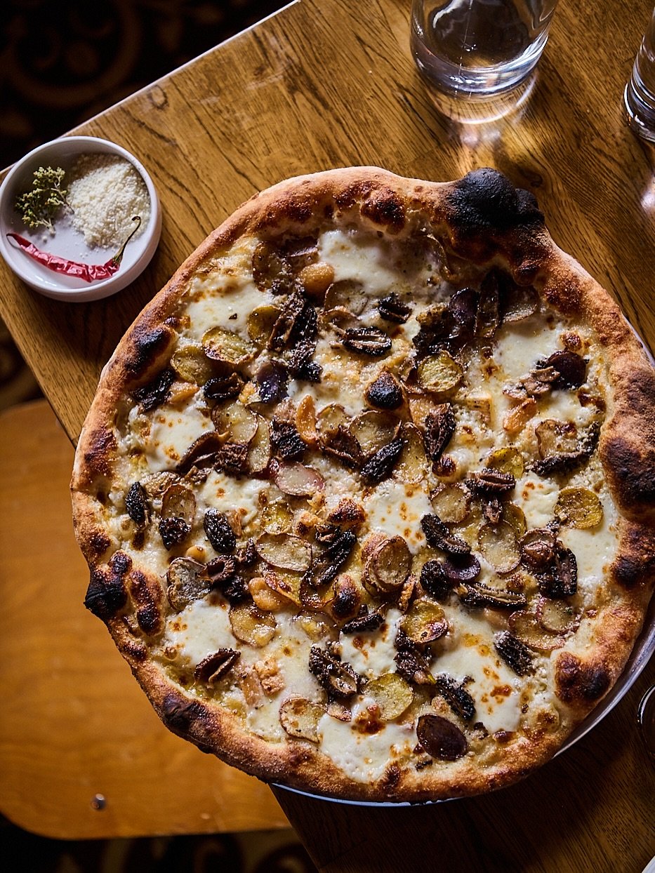 MOREL MUSHROOM
pee wee potato / taleggio / confit garlic

#pizza #forthetable #stoneburnerseattle #morelmushrooms #confitgarlic