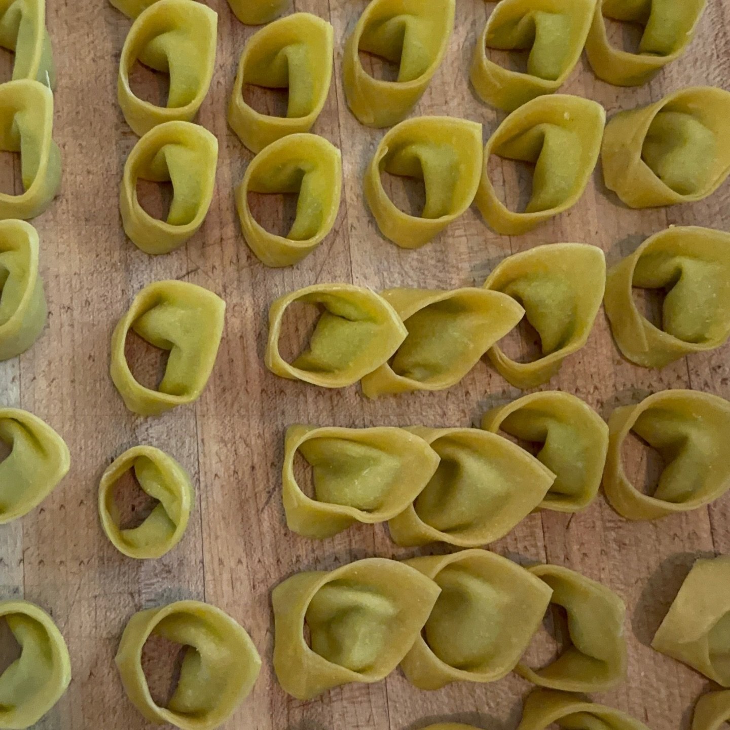 All the good bites coming off the pasta table.

#stoneburnerseattle #ballardwa #seattlerestaurants #eatatoldrestaurants #werecommend #pastamaking