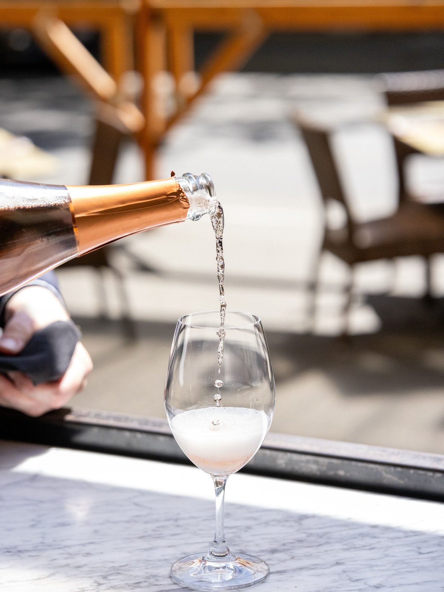 Happy Sunday - Ballard&rsquo;s Farmers Market is in full swing - produce boom hitting that spring and summer shoulder season perfectly. Our brunch is served from 10 am to 3 pm. Our sliding windows offer a perfect street side table. See you soon ✌🏼