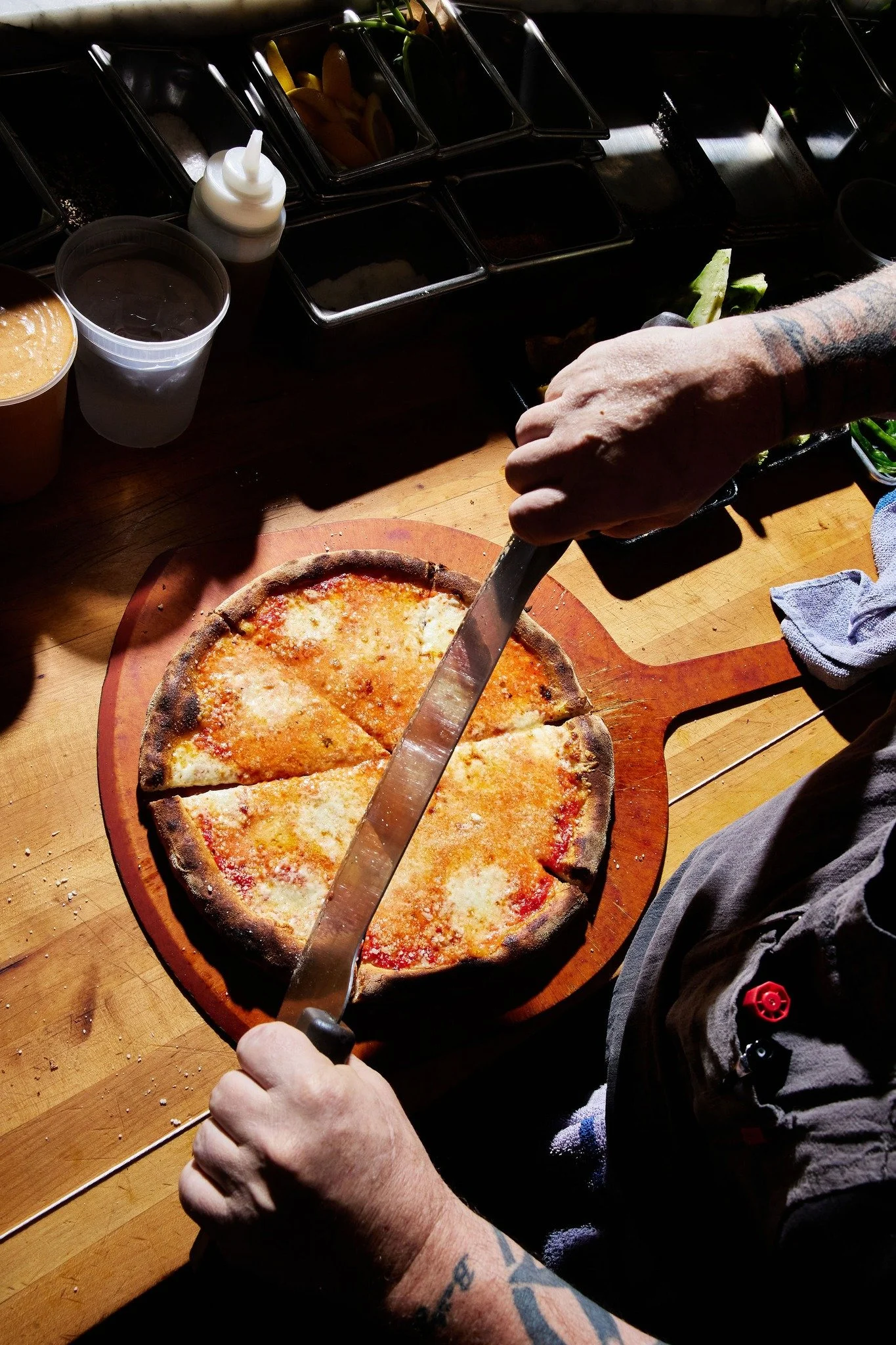 It's a classic for a reason. #forthetable 

Photo by @feeditcreative 

#happyfri̇day #stoneburnerseattle #seattlerestaurants