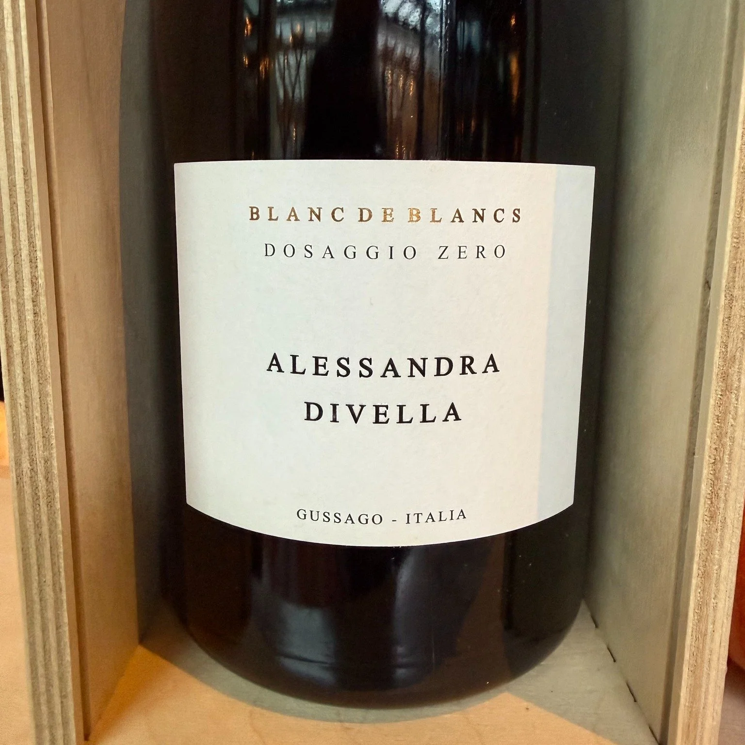 Special delivery for the holiday season. Ask your server for more info or send a note to info@stoneburnerseattle.com and Jonathan can make sure you have the right bottle for your reservation, without any fuss. Happy Holidays. 

#stoneburnerseattle #h