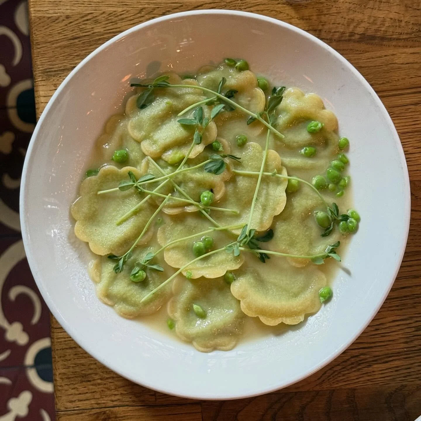 Sweet Pea &amp; Lovage Ravioli / parmesan brodo 🫛

#springthings #brodome #lovage #ravioli #veggie