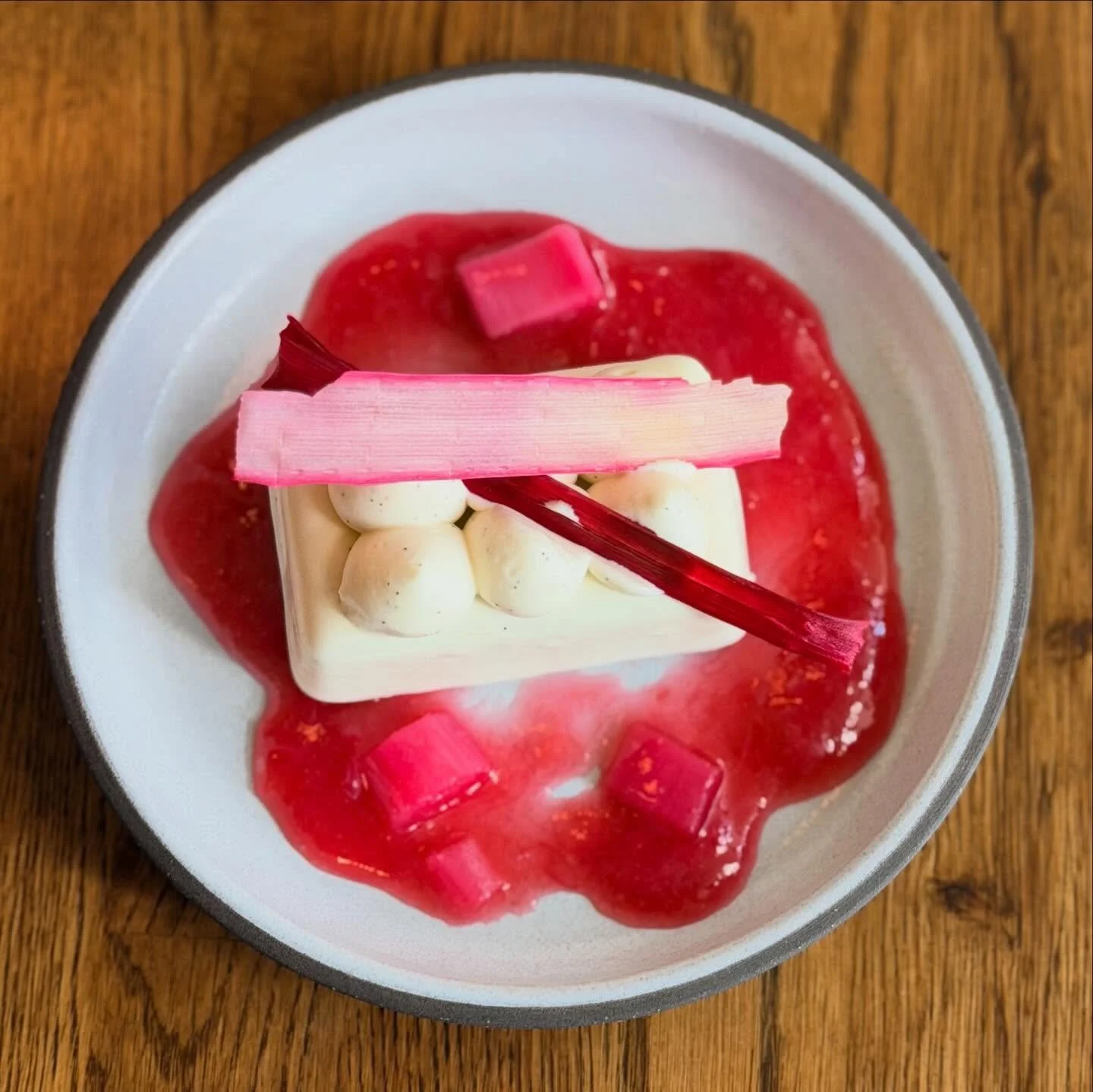 NEW SWEET TREAT ✨

Rhubarb Lime Entremet
lime mousse / vanilla diplomat

#pastry #🥵 #stoneburnerseattle #sweettreats #rhubarb