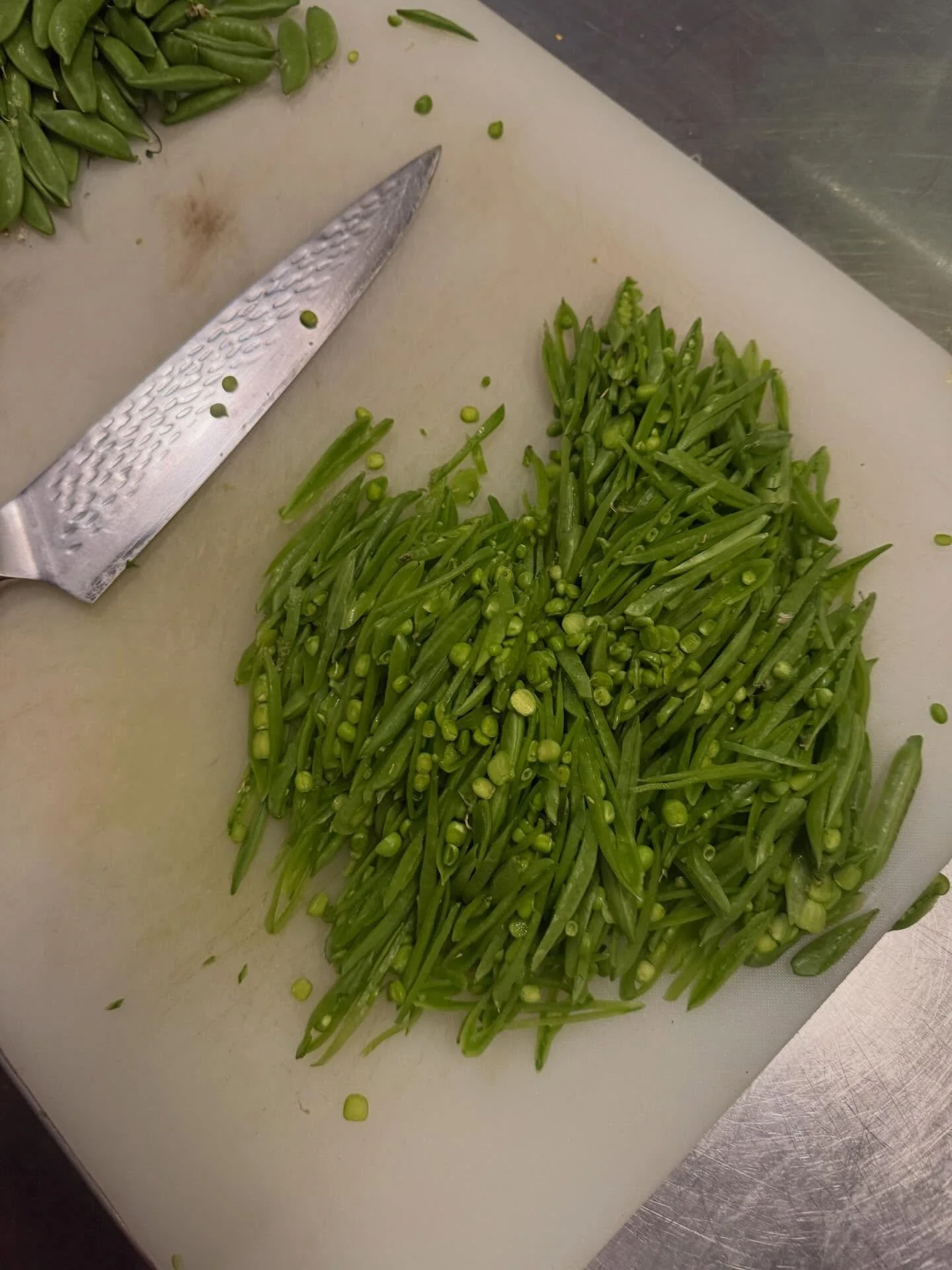 Shout out to prep! You like that pea salad?
#springpeas #stoneburnerseattle #prephard #dineeasy #ballardave