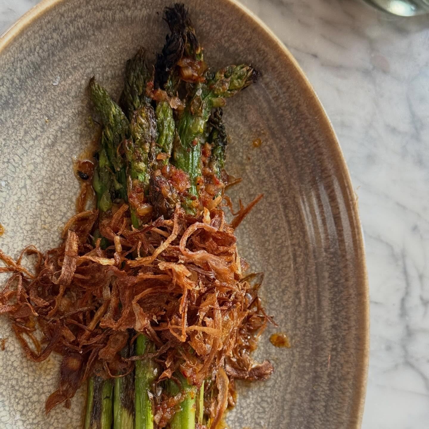 This asparagus dish is one of our new favorites. Asparagus season is short, so be sure to pop by soon. @waasparagus ✌🏼

#waasparagus #spring #stoneburnerseattle
