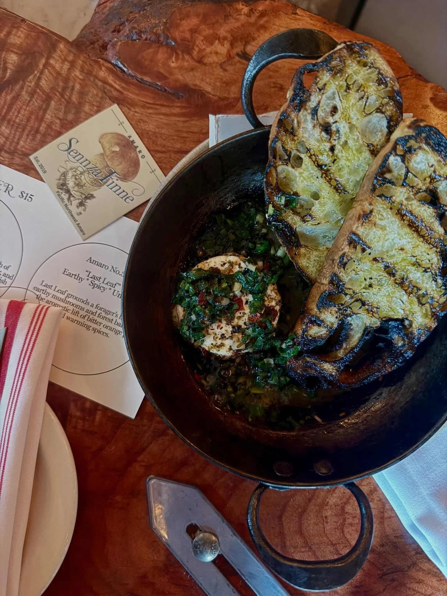 What to eat with &mdash;>
@sennzafinne_libations amari 🌱✨
Tonight&rsquo;s special for BITTERS + BITES + BACCHANALIA

#seattlecocktailweek #suppli