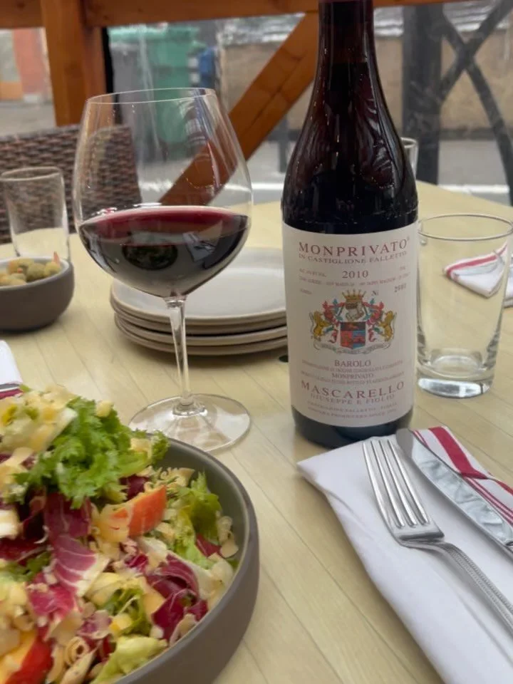 It is beautiful out and our patio will be open along with the windows. Come join us on Ballard Avenue this evening. We look forward to seeing you. Doors open at 4:30 PM.

#stoneburnerseattle #patiodiningseattle #seattlealfresca #veggiesgalore