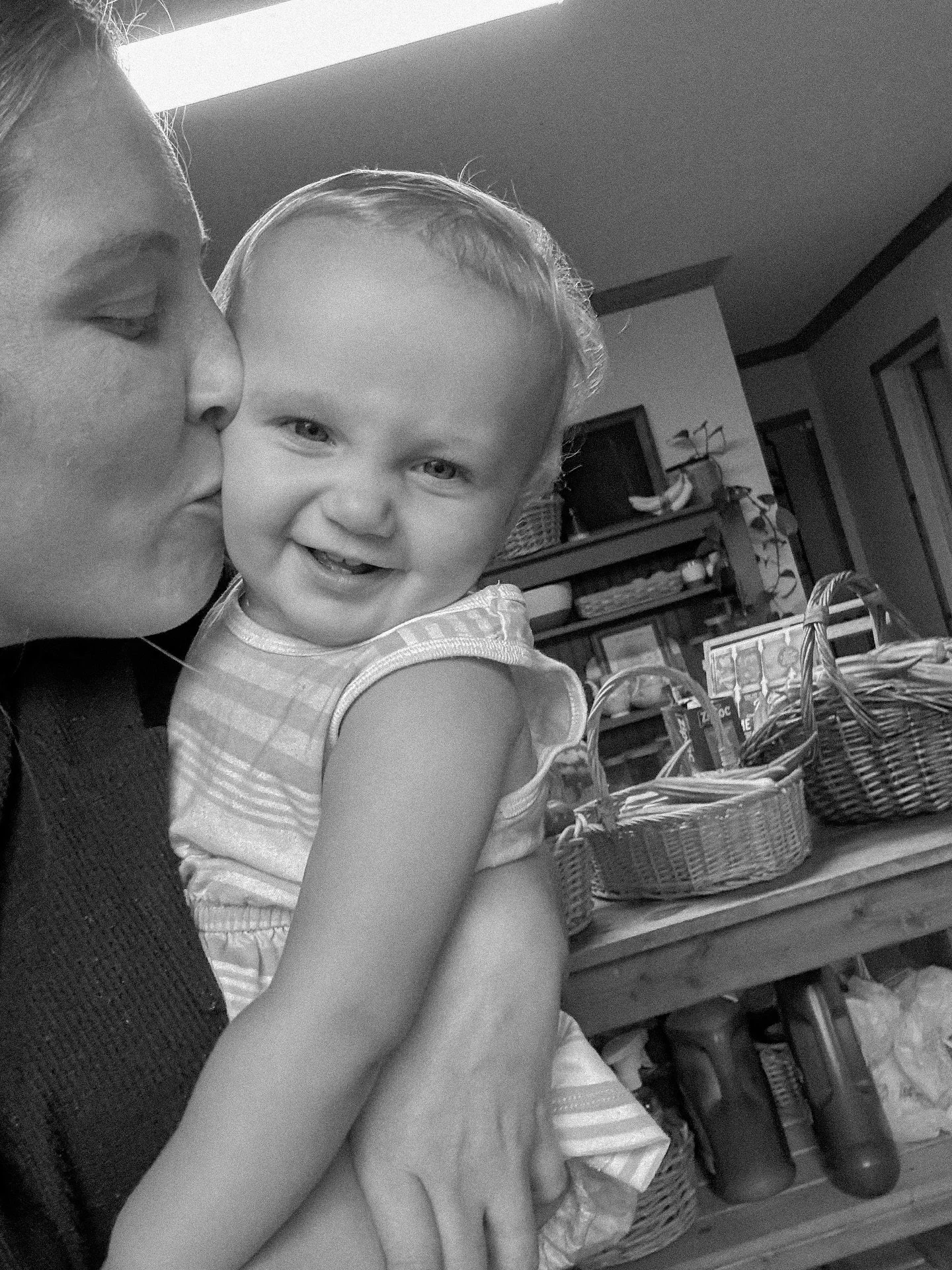 The First Birthday. 🥹❤️
There’s something about the first birthday that will never not be immensely special. No matter how many children you have, that first birthday hits you right in the feels every time.
That tiny infant is no more, yet w