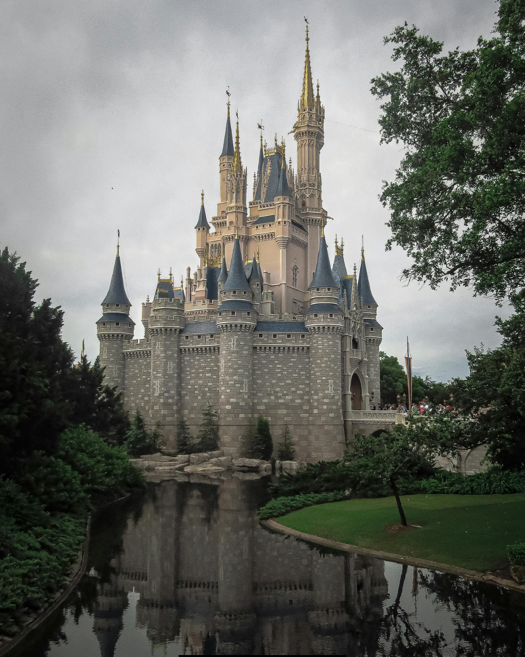 Breastfeeding in Magic Kingdom: Tips and Best Spots for Nursing Moms