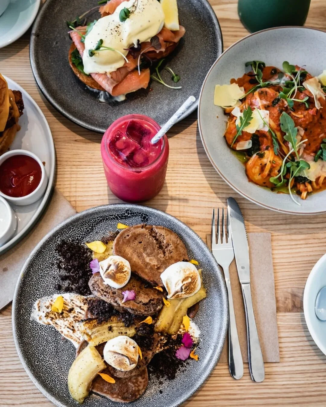 Our doors are open again after a fabulous long weekend! Come in and enjoy some nutrient dense delicious food, we know we need it after a bit too much choccie! 🍫