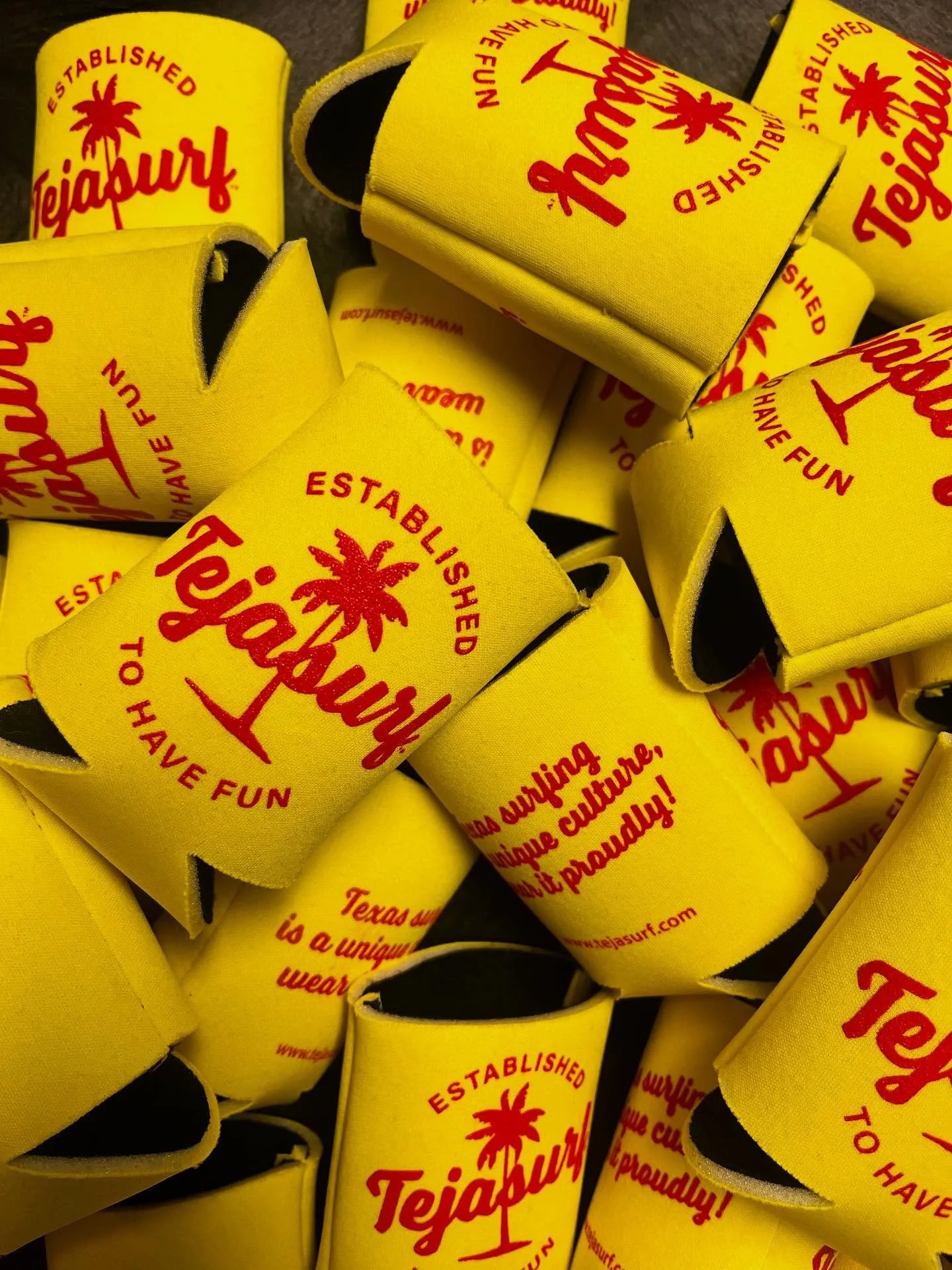 Keep those cans cool!

TEJASURF can coolers available online at www.tejasurf.com. Get yours today!!!

#tejasurf
#tejasurf_brand
#koozie 
#summer 
#texas 
#beach
#gulfcoast 
#lakelife