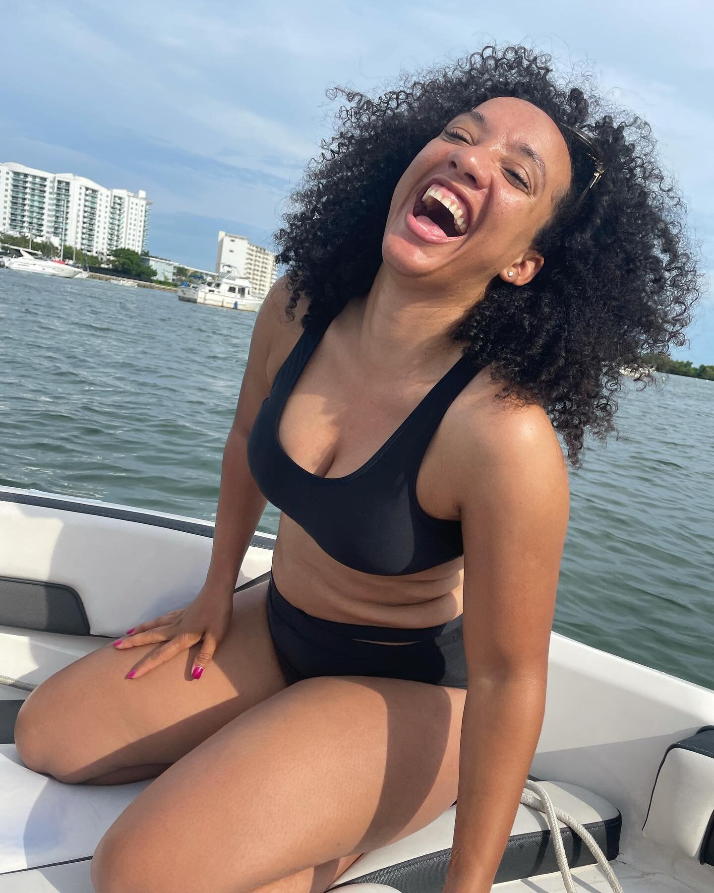 Find a reason to smile today. #smilemore #waterlover #sunshine🌞 #irisewellness