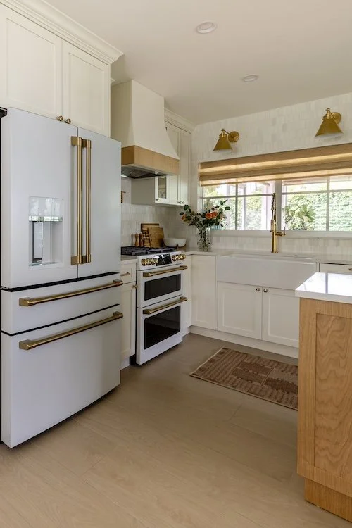 white-gold-handles-kitchen.jpg