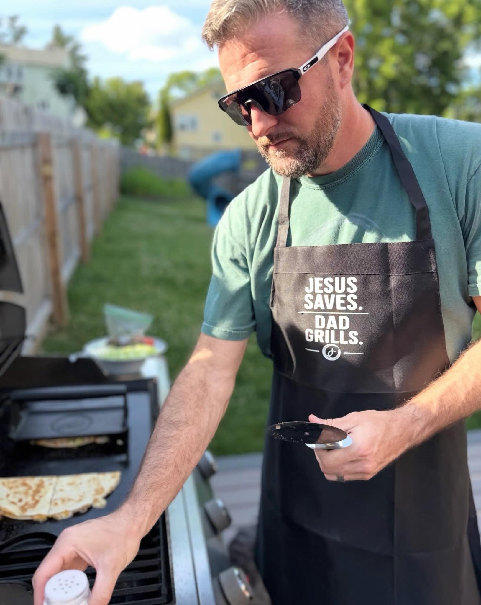 😎hope you dads are enjoying your father&rsquo;s day! #jesussaves #dadgrills #happyfathersday pc: @jess.neuman