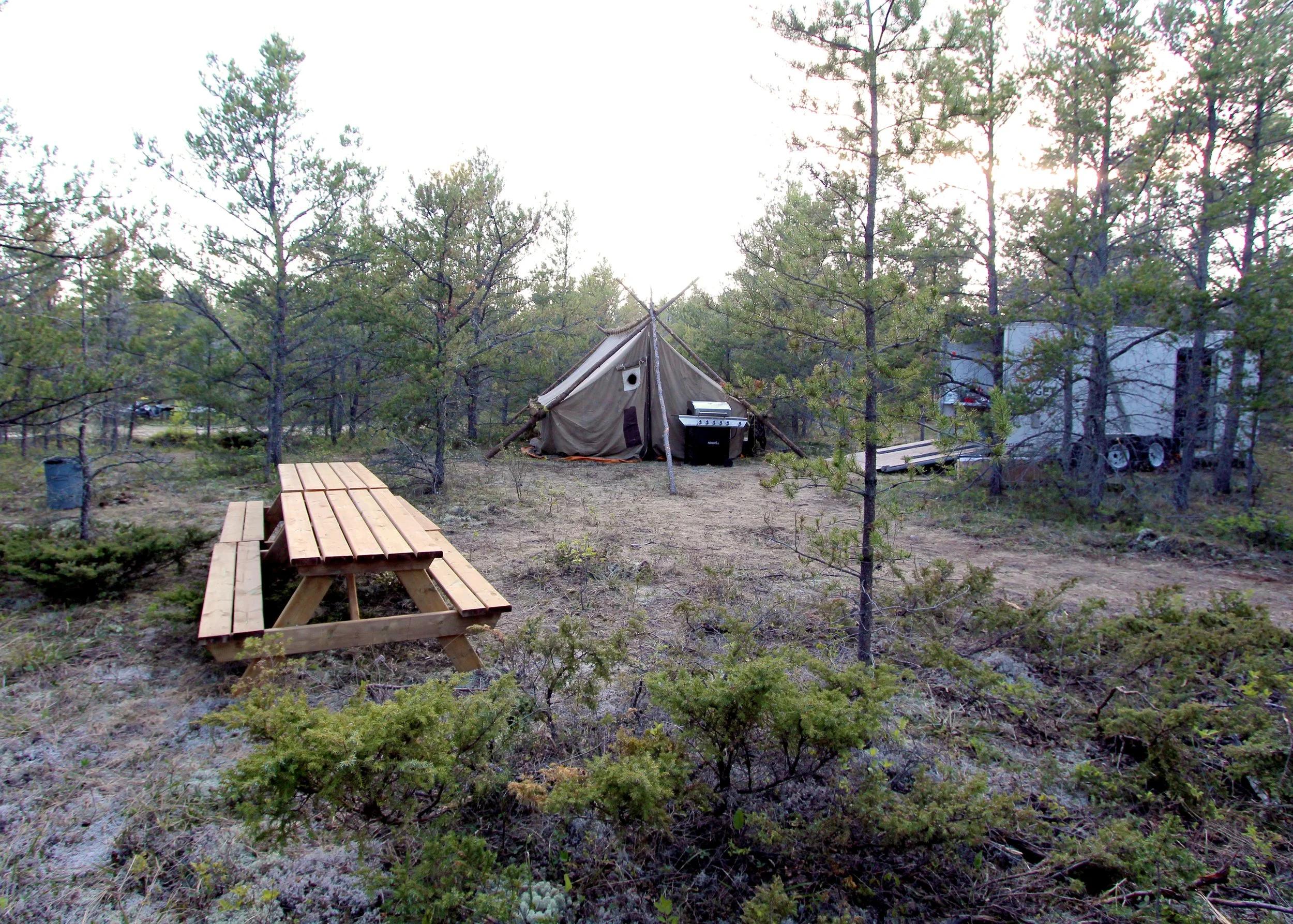 Outdoor & Sheltered Eating Area