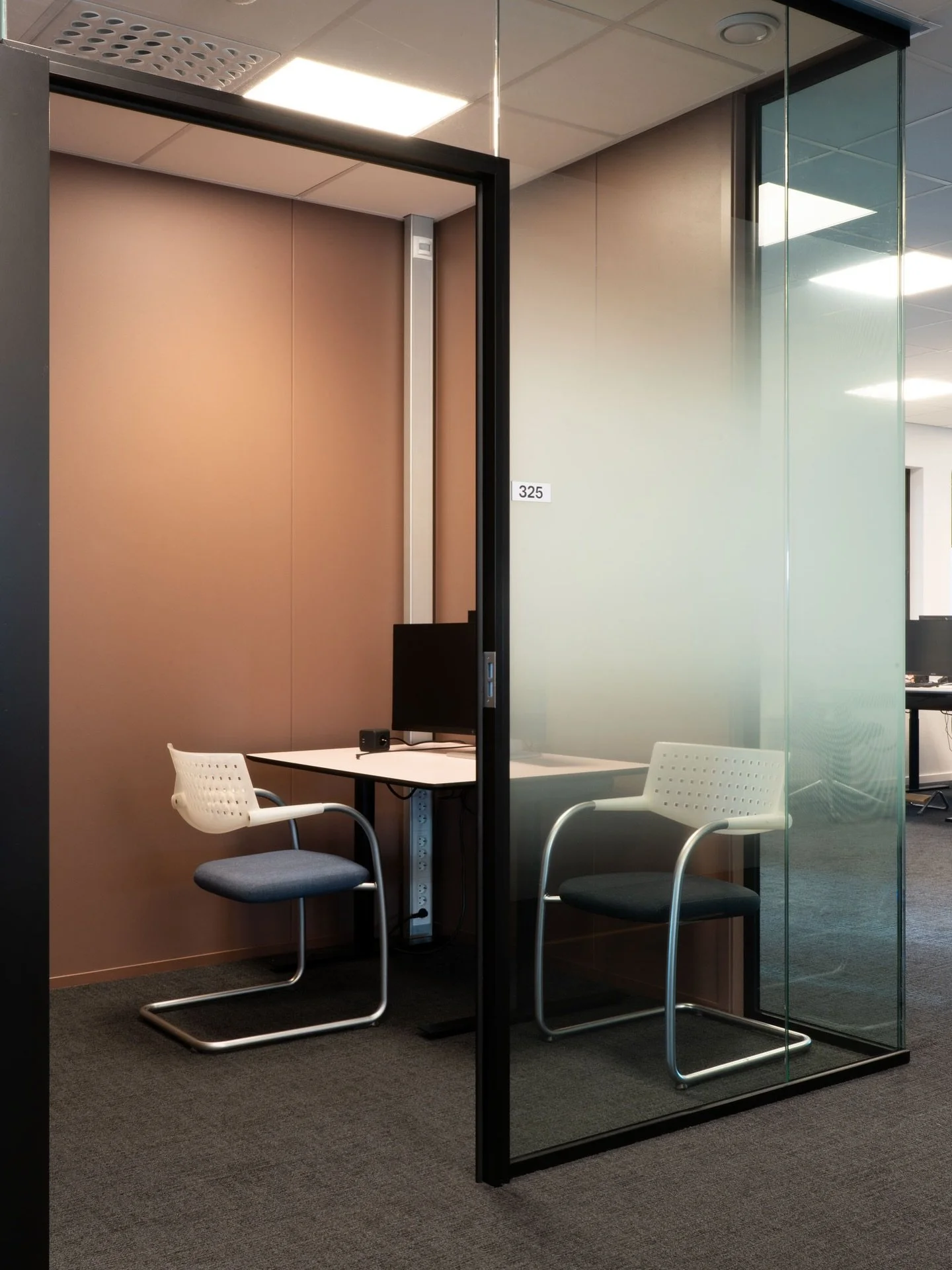 Nytt prosjekt: Telenor Skien. P&aring; gulvet: Milliken teppefliser i serien Nordic Stories og fargen TTC119-27 Ash Blanket med 31 dB akustiske egenskaper p&aring; en 8,9 mm tykk konstruksjon. Se flere bilder og les mer om prosjektet p&aring; pg.no. 