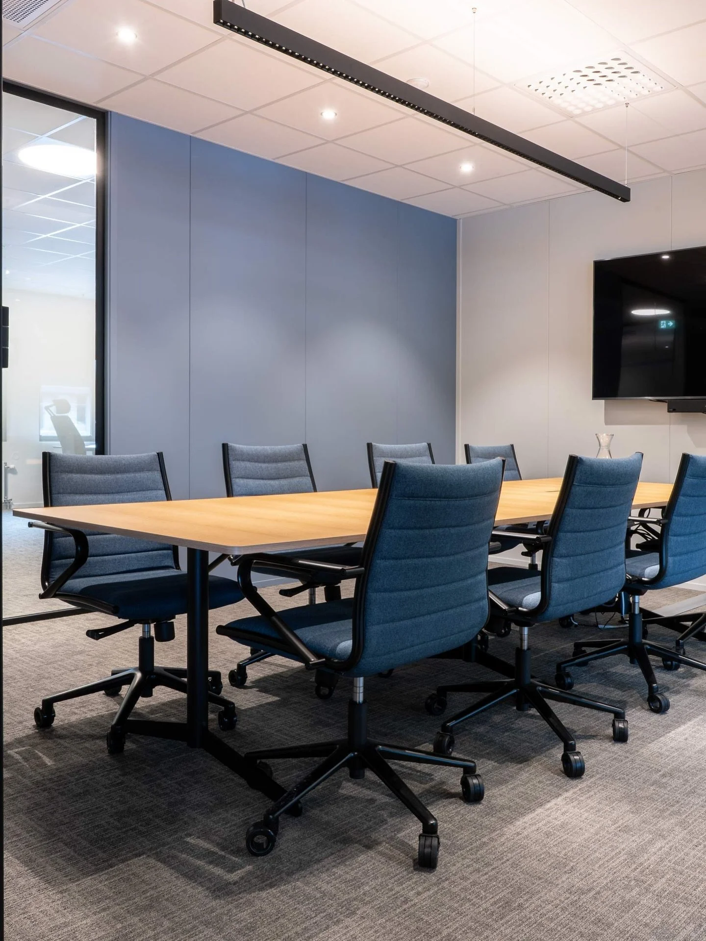 Nytt prosjekt: BDO Skien. P&aring; gulvet: Milliken, Nordic Stories, TTC122-120 Spiritland, 31 dB, 8,9 mm tykkelse, 50 &times; 50 cm. Les mer p&aring; pg.no. Link i bio.