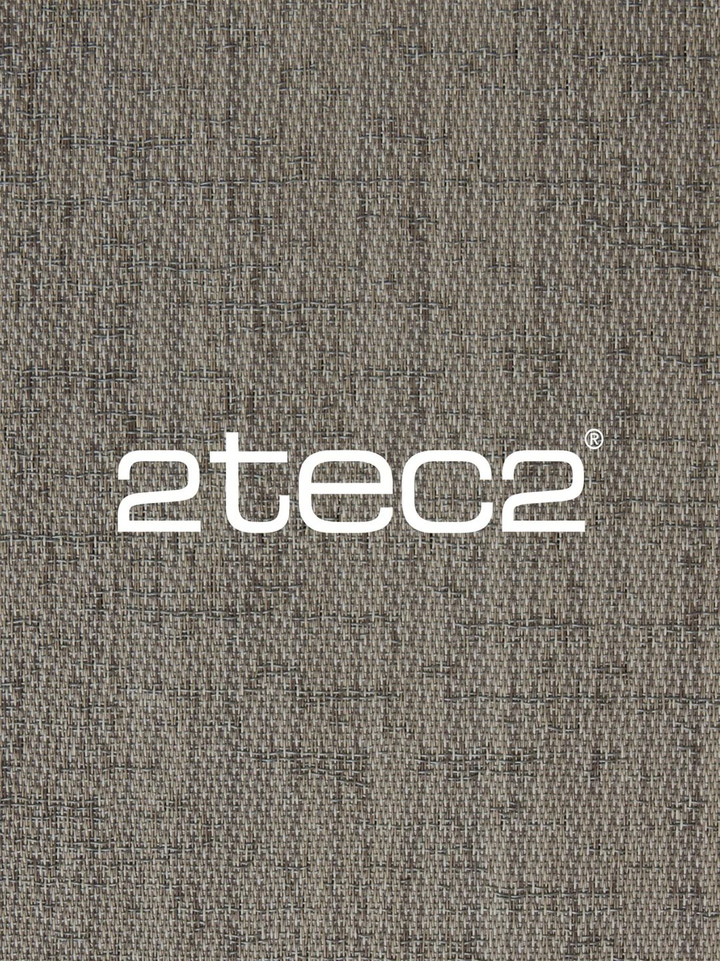 19 dB trinnlydreduksjon. 70 % mindre gangst&oslash;y. SonoFelt-backing f&oslash;lger med som standard p&aring; alle 2tec2-gulv &ndash; laget av 70 % resirkulert PET. God akustikk handler om mer enn komfort. Det handler om konsentrasjon, produktivitet