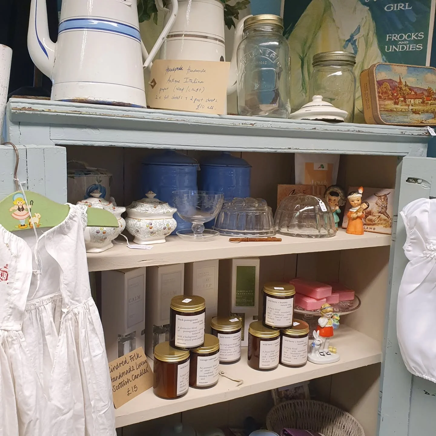 Whether you're supporting local businesses online or on foot this Christmas there's plenty to browse from with a stay with us.

@_kittyathome 
@campbellscuriosities 
@craigduckiefeltedfleeces 

Happy Christmas 🎄🎄 shopping!

Then come back home to u